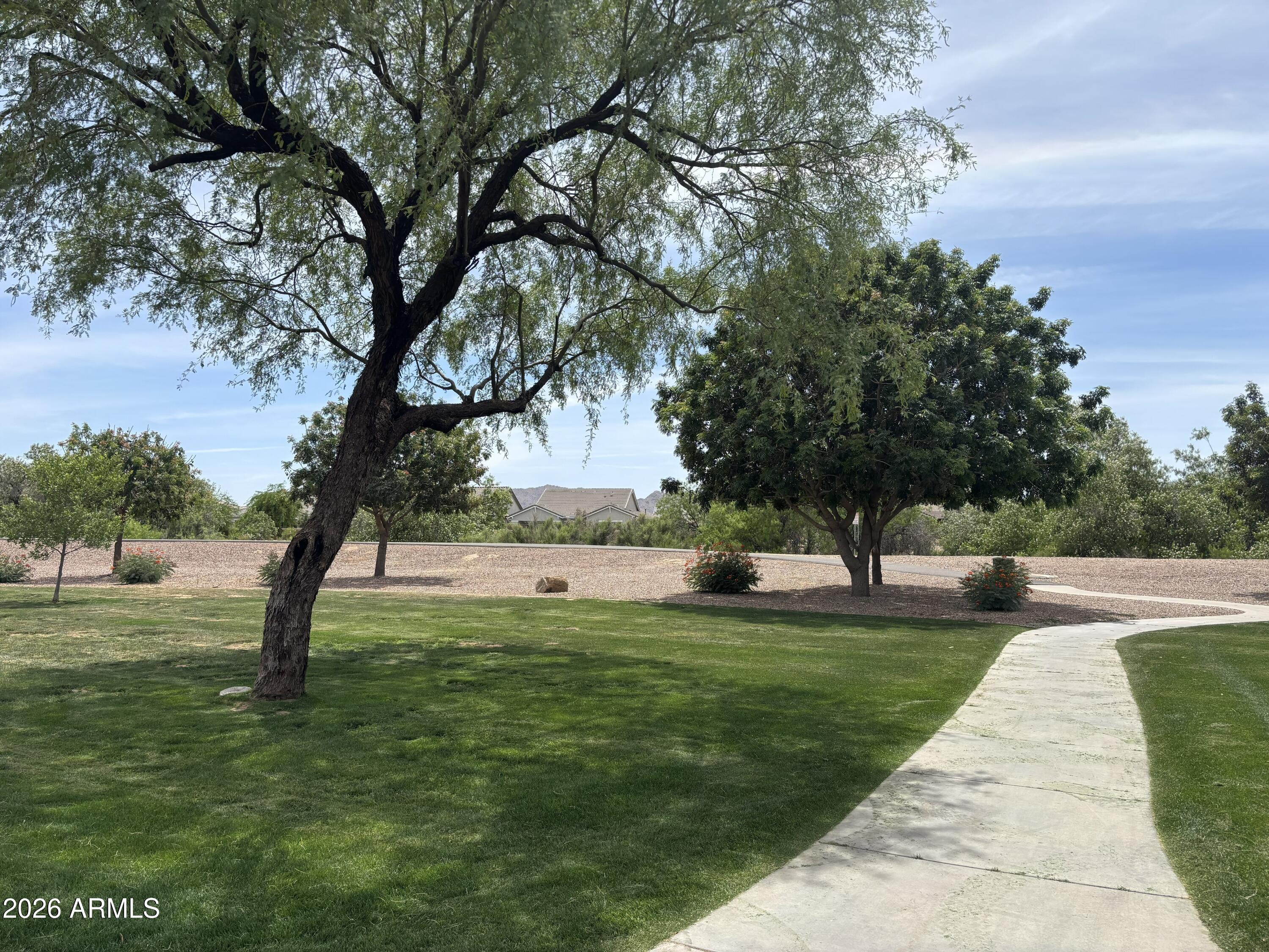 21063 E CALLE DE FLORES