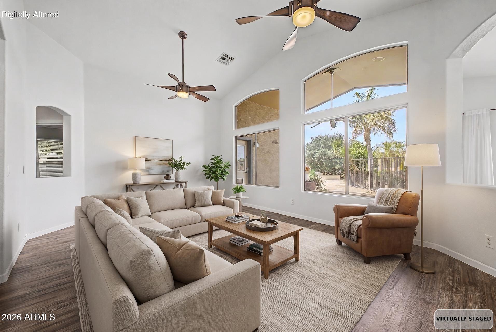 21063 E CALLE DE FLORES