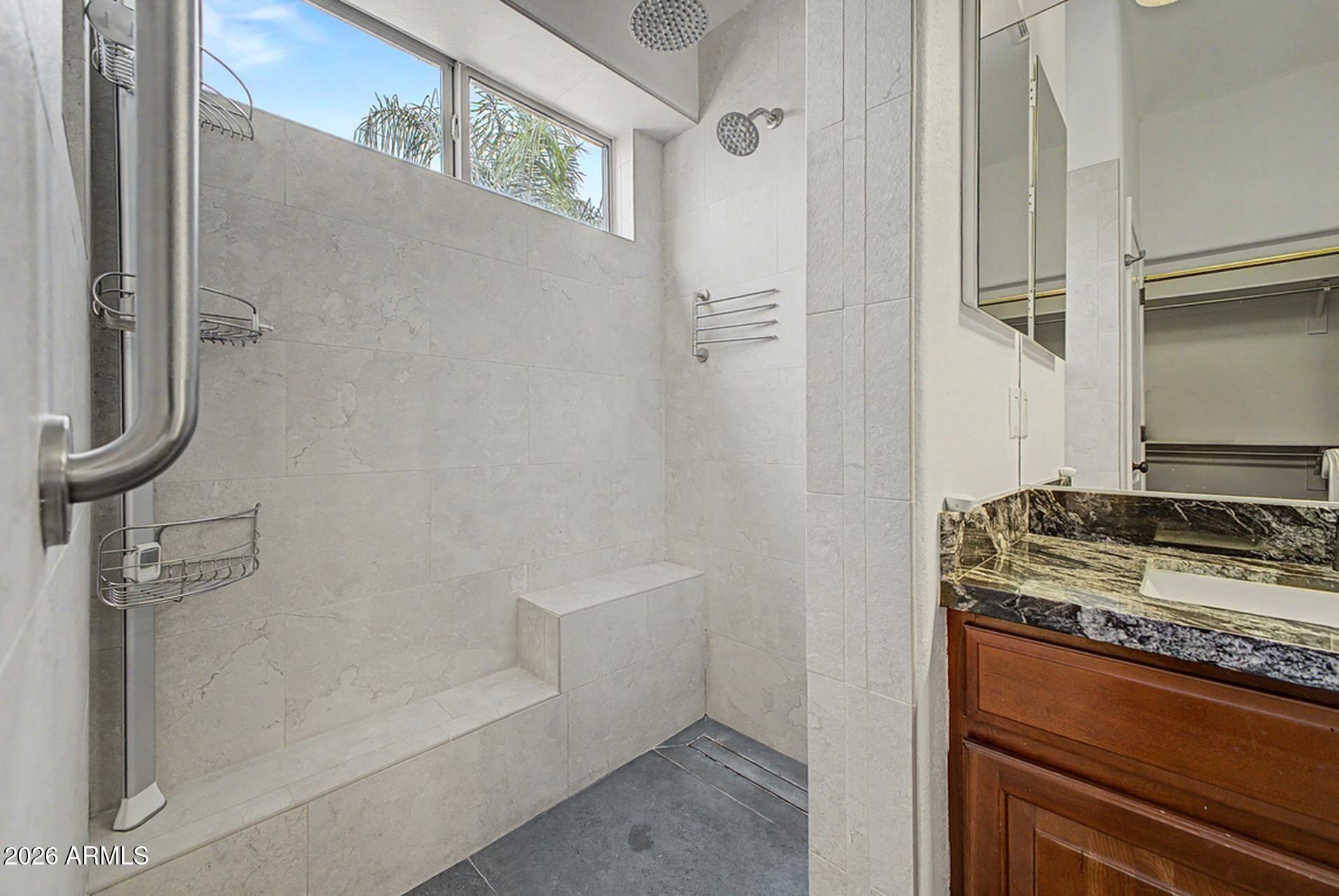 21063 E CALLE DE FLORES