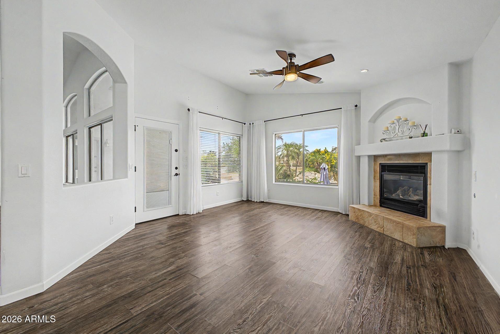 21063 E CALLE DE FLORES