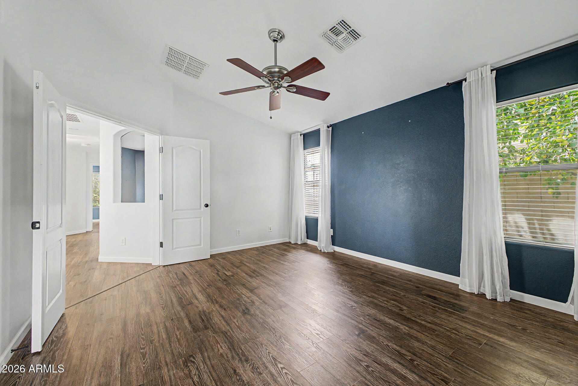 21063 E CALLE DE FLORES