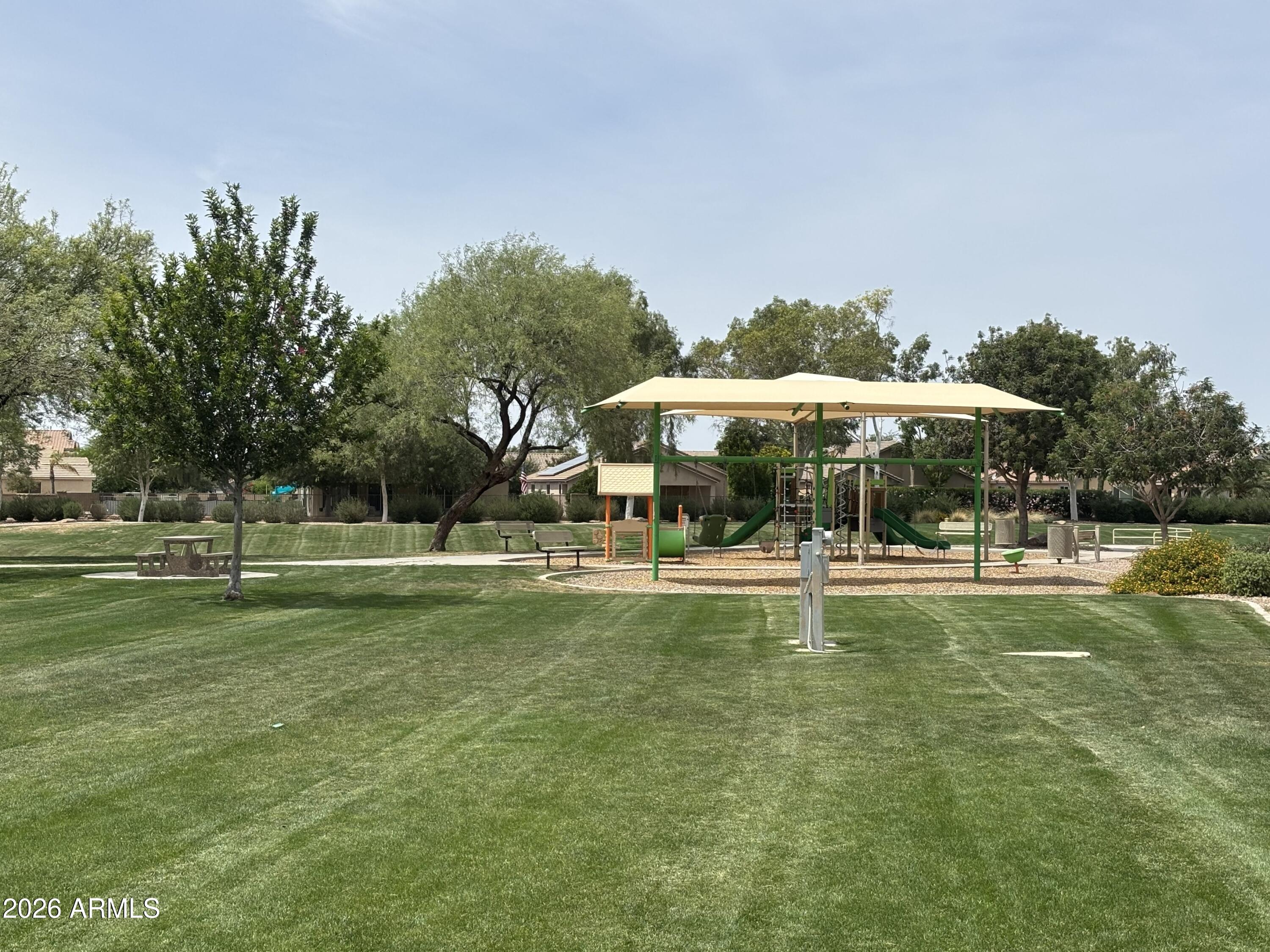 21063 E CALLE DE FLORES