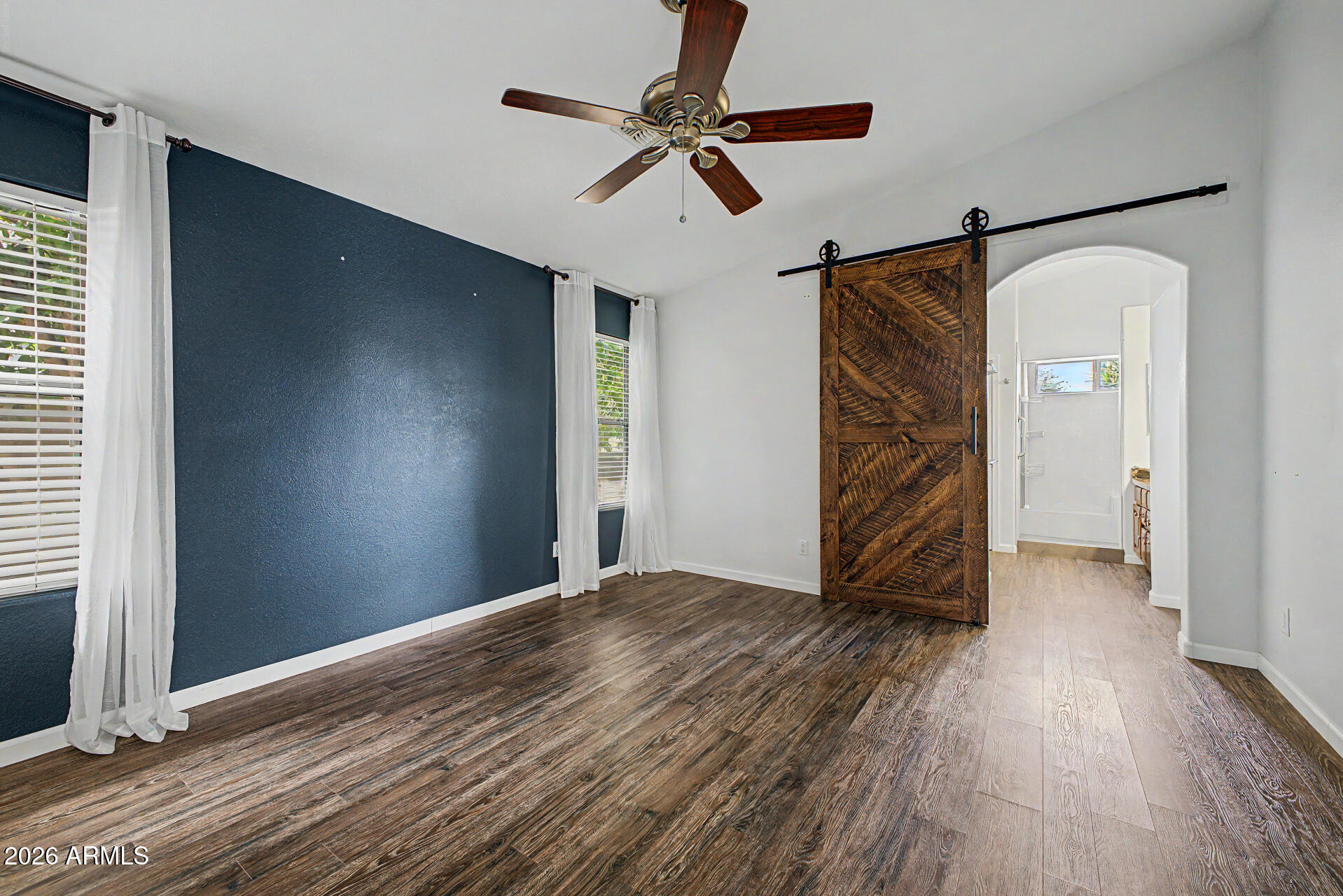 21063 E CALLE DE FLORES