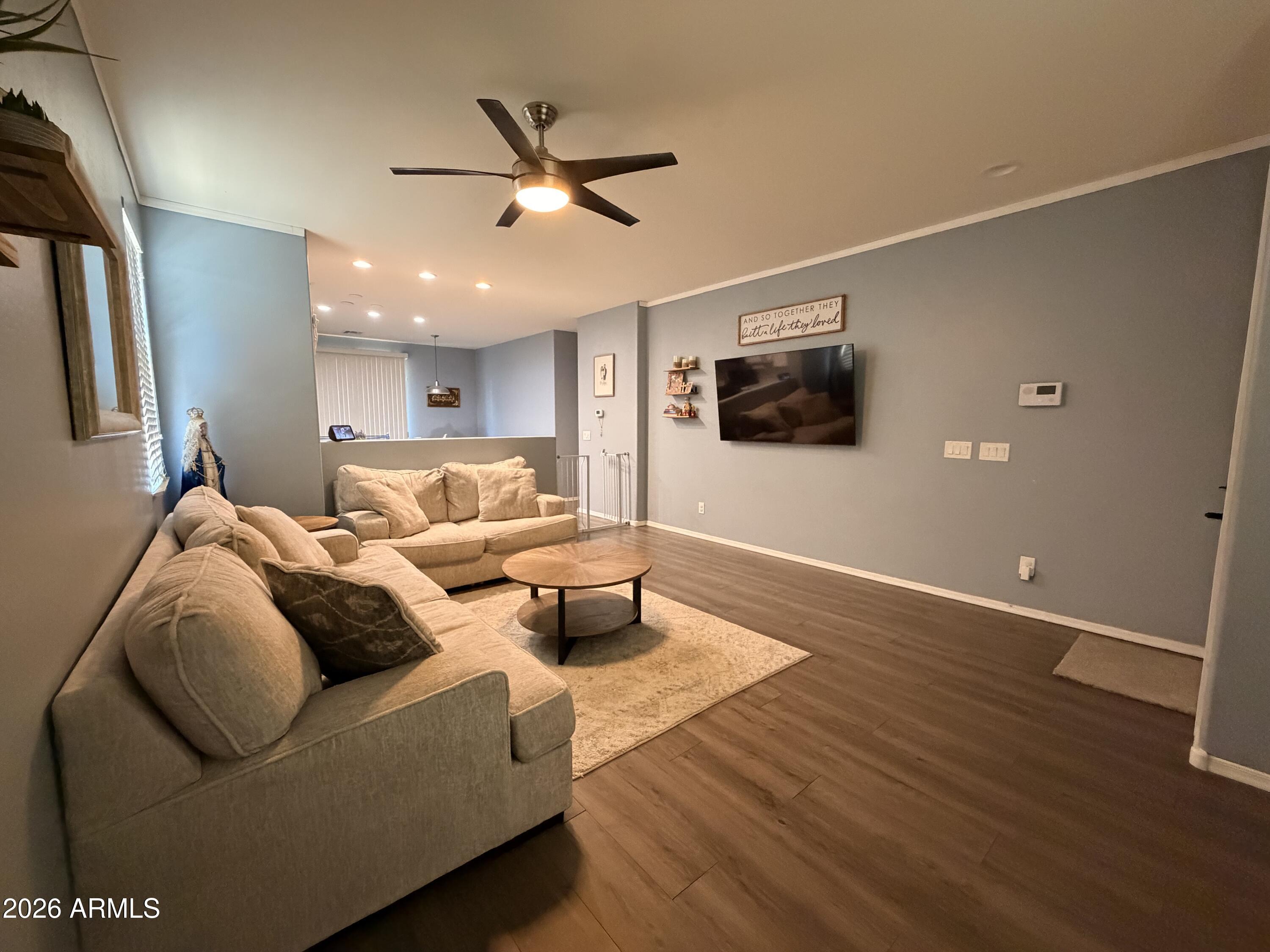 12021 W DAVIS Lane