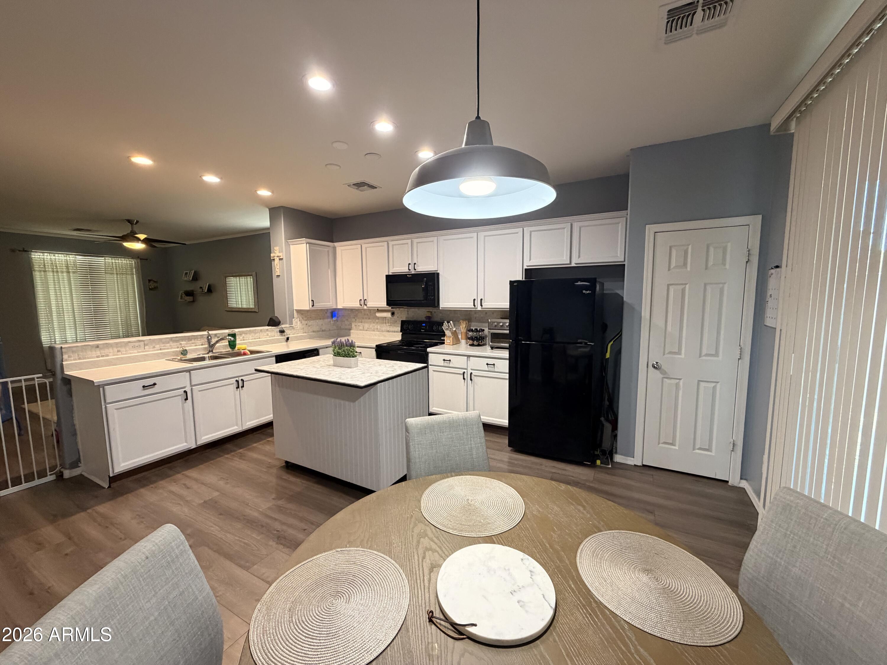 12021 W DAVIS Lane