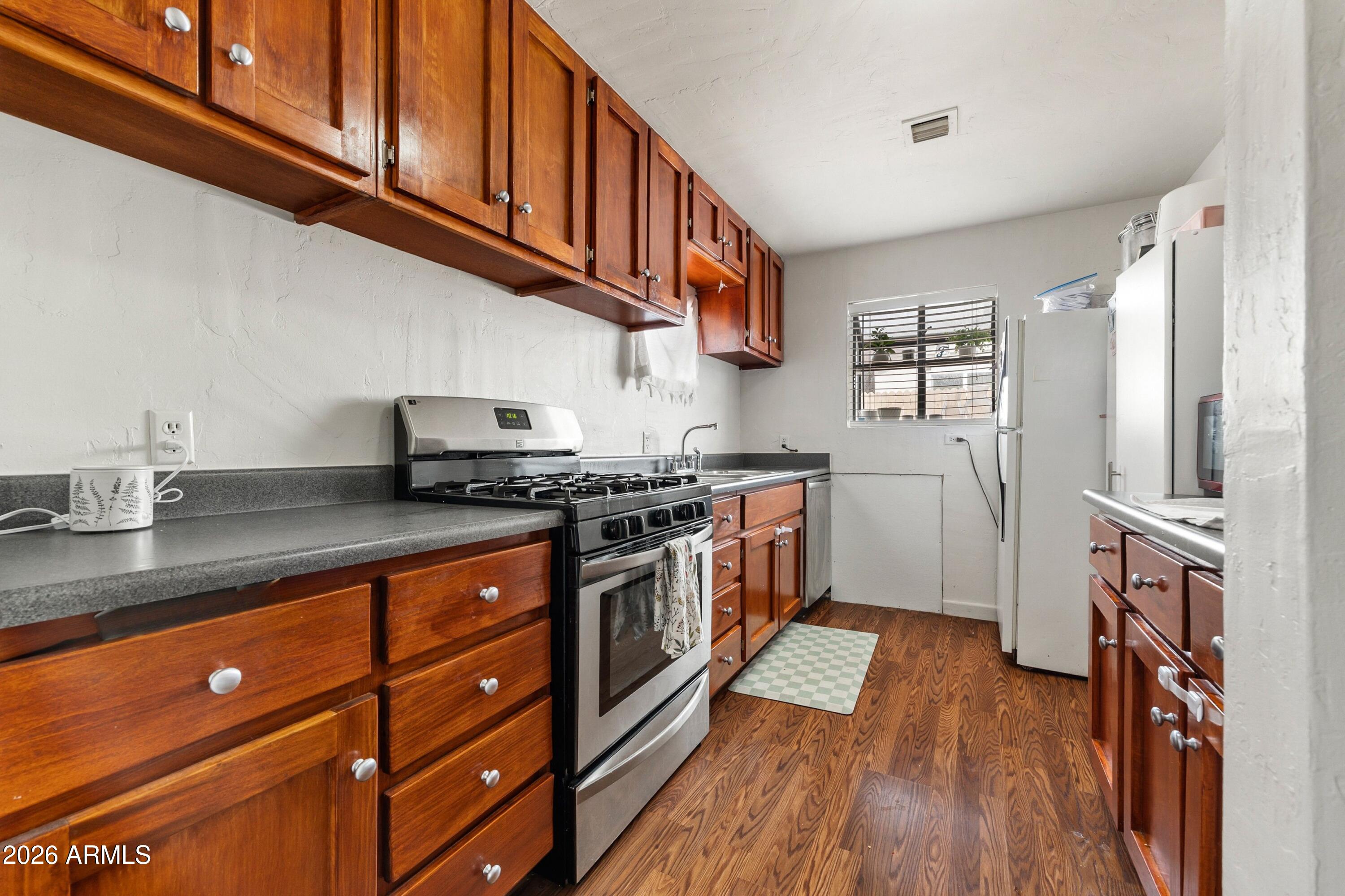 560 SIESTA Street 1