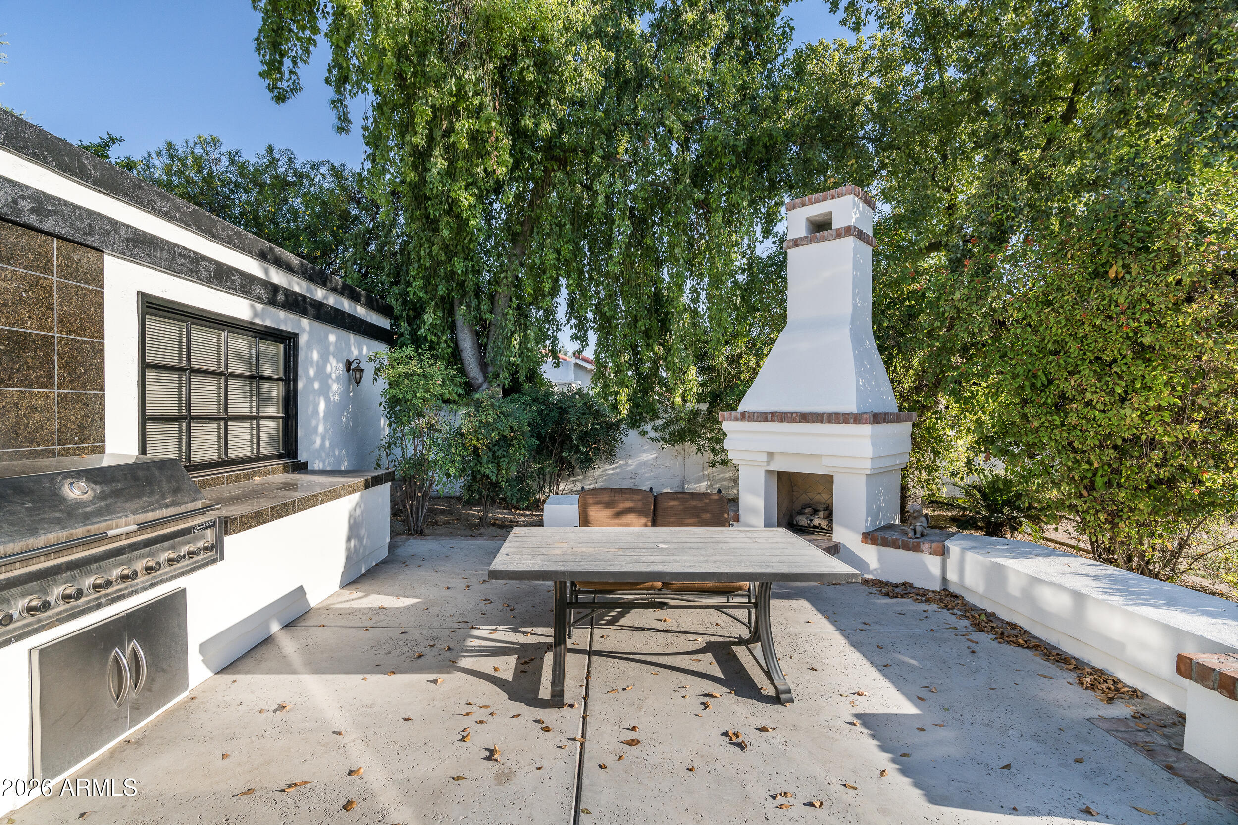 211 W KALER Drive