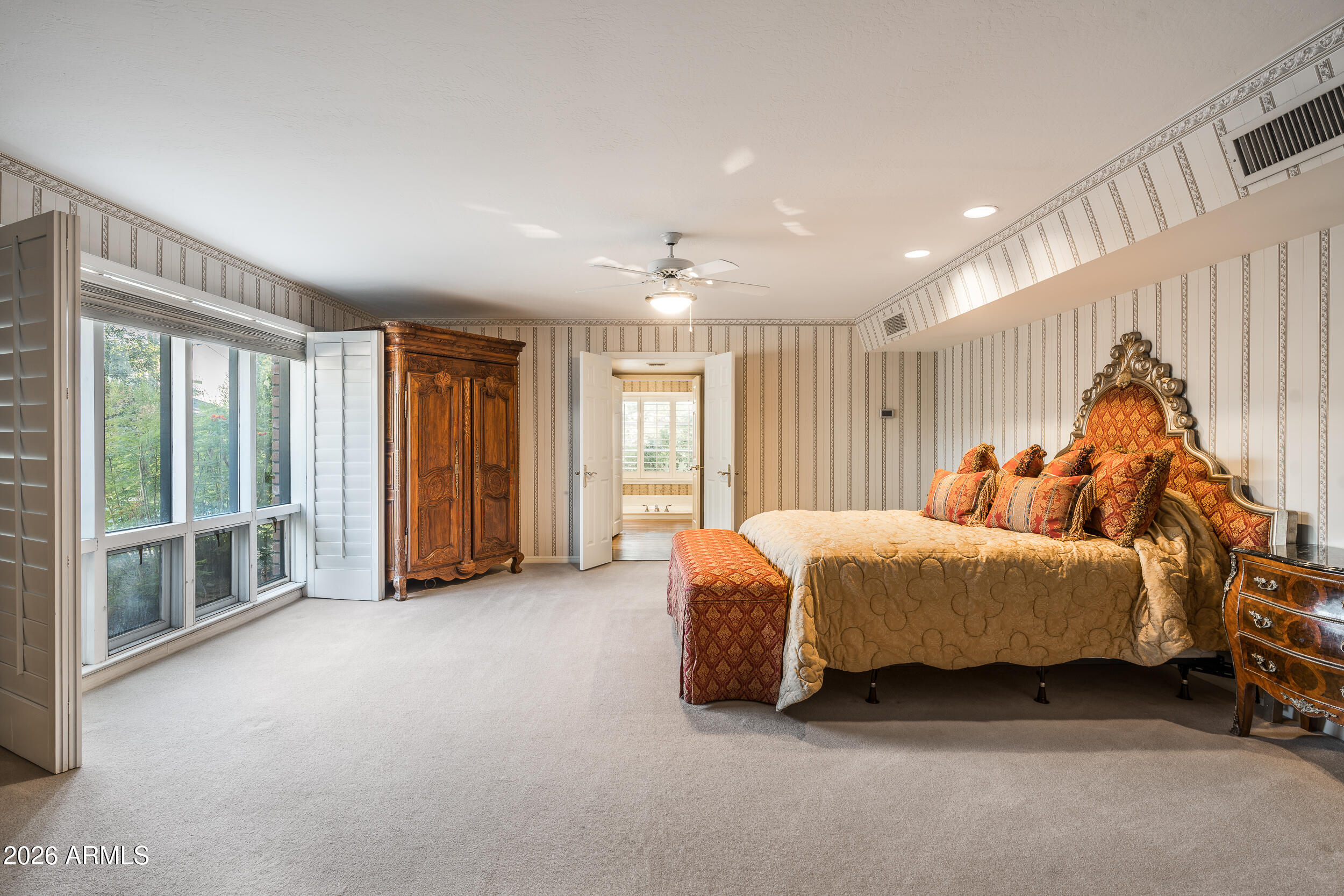 211 W KALER Drive