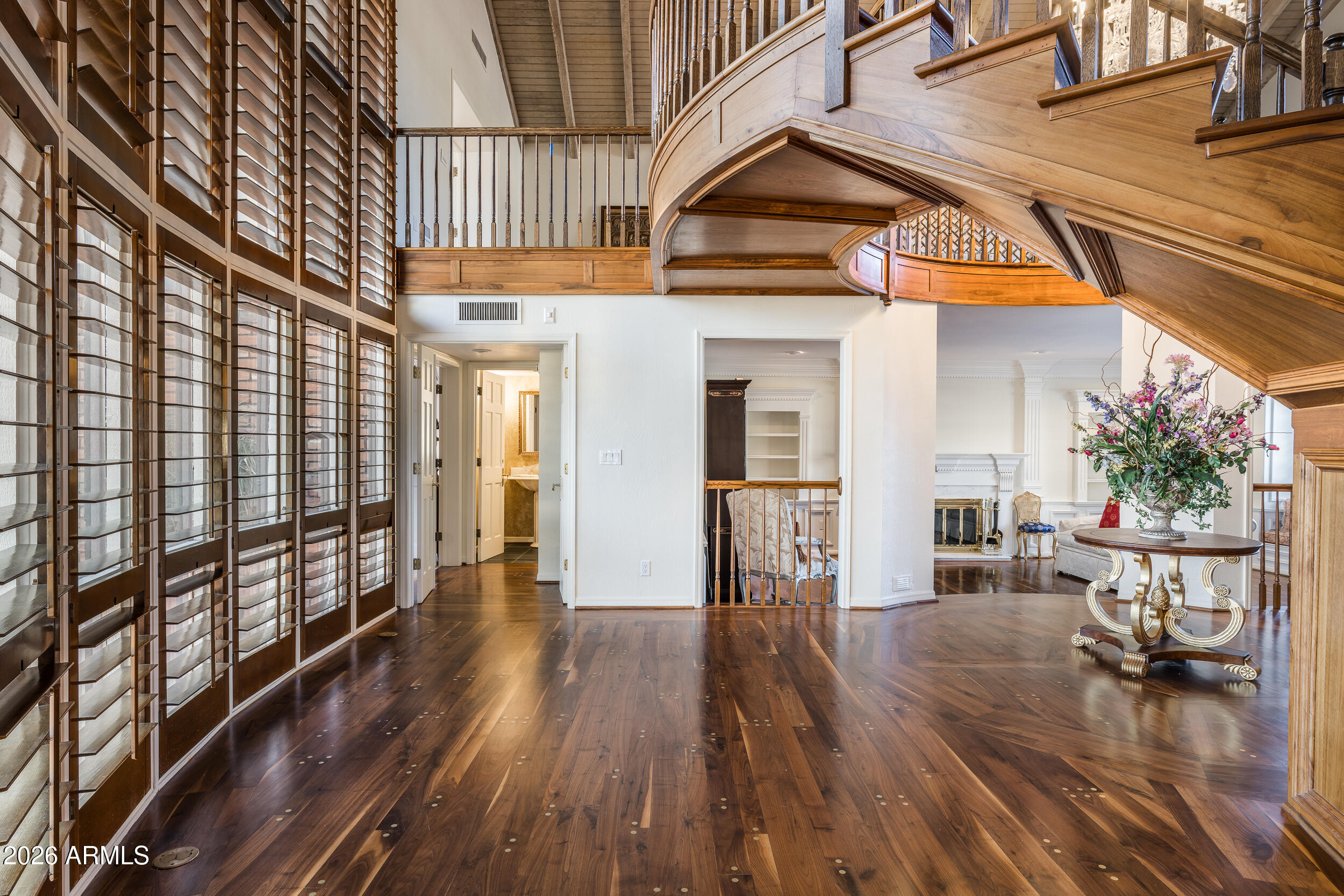 211 W KALER Drive