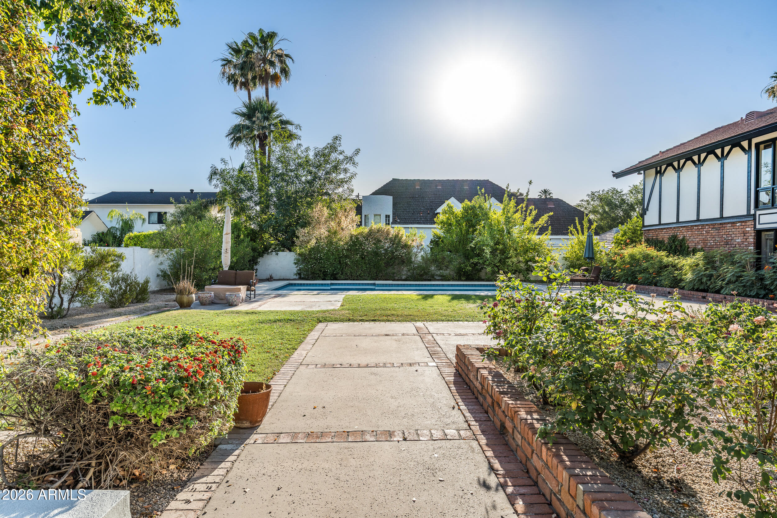 211 W KALER Drive