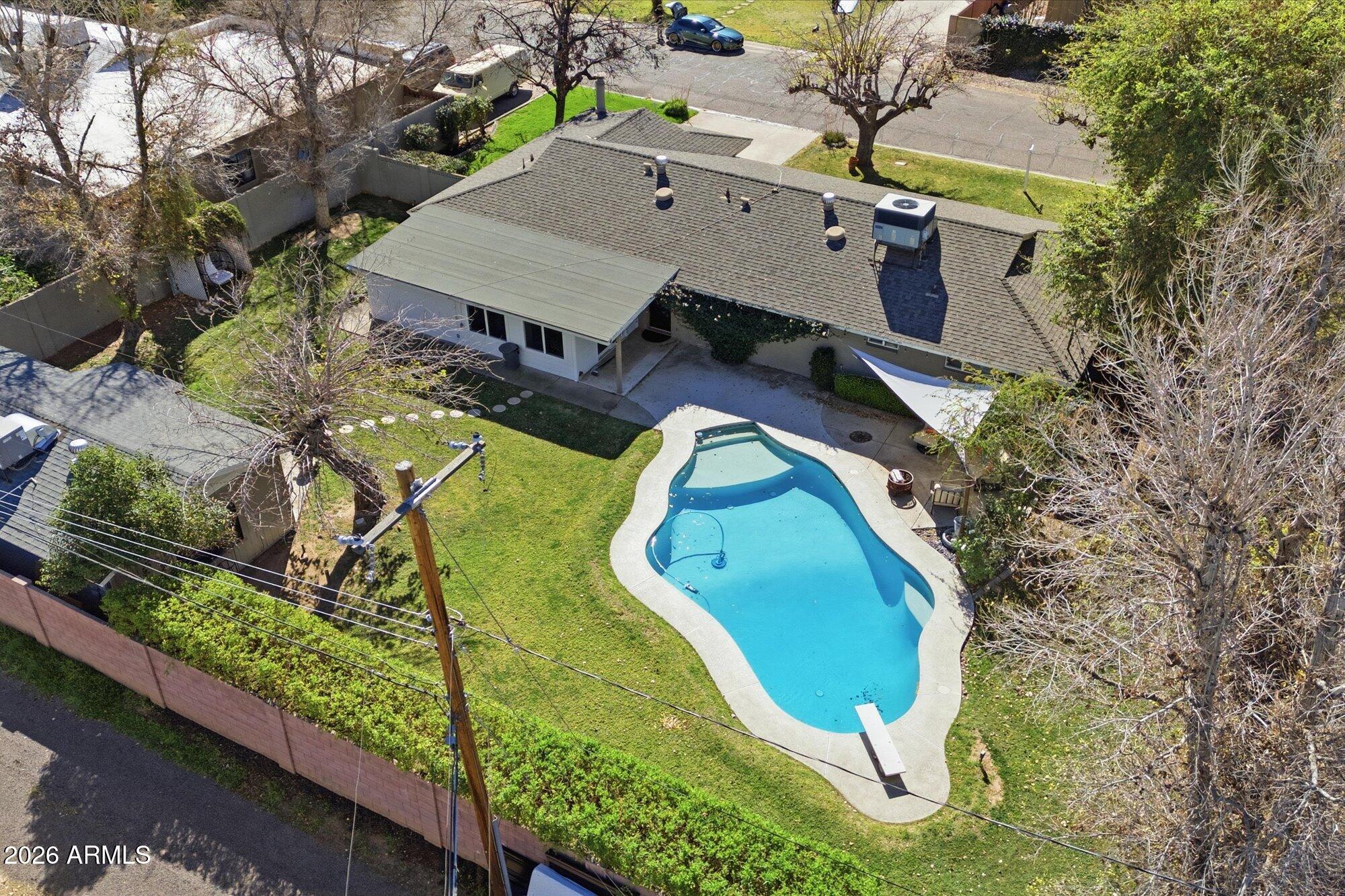 1532 W LOMA Lane