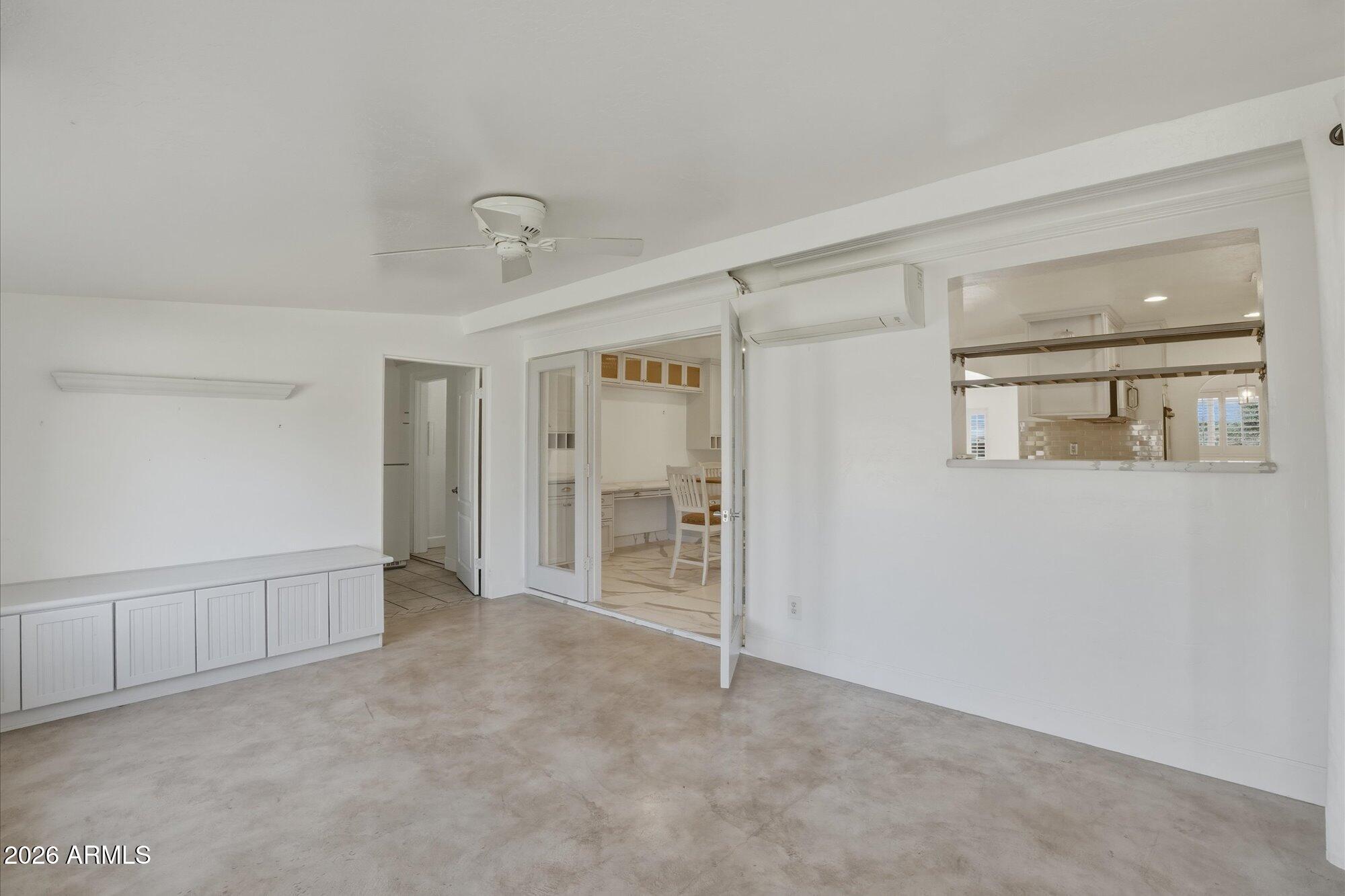 1532 W LOMA Lane