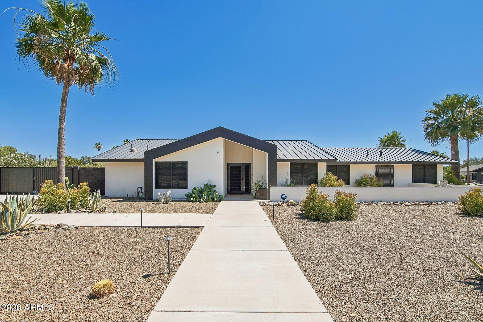 7001 E DREYFUS Avenue