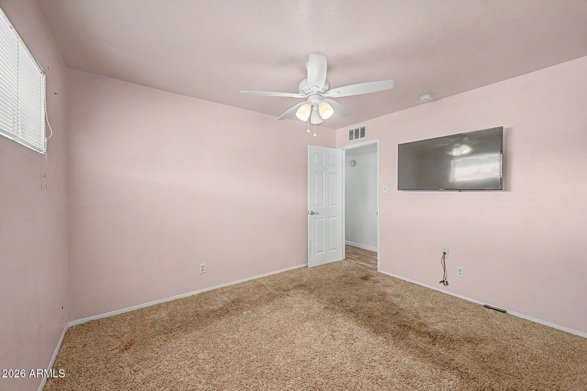 1522 W LAWRENCE Lane