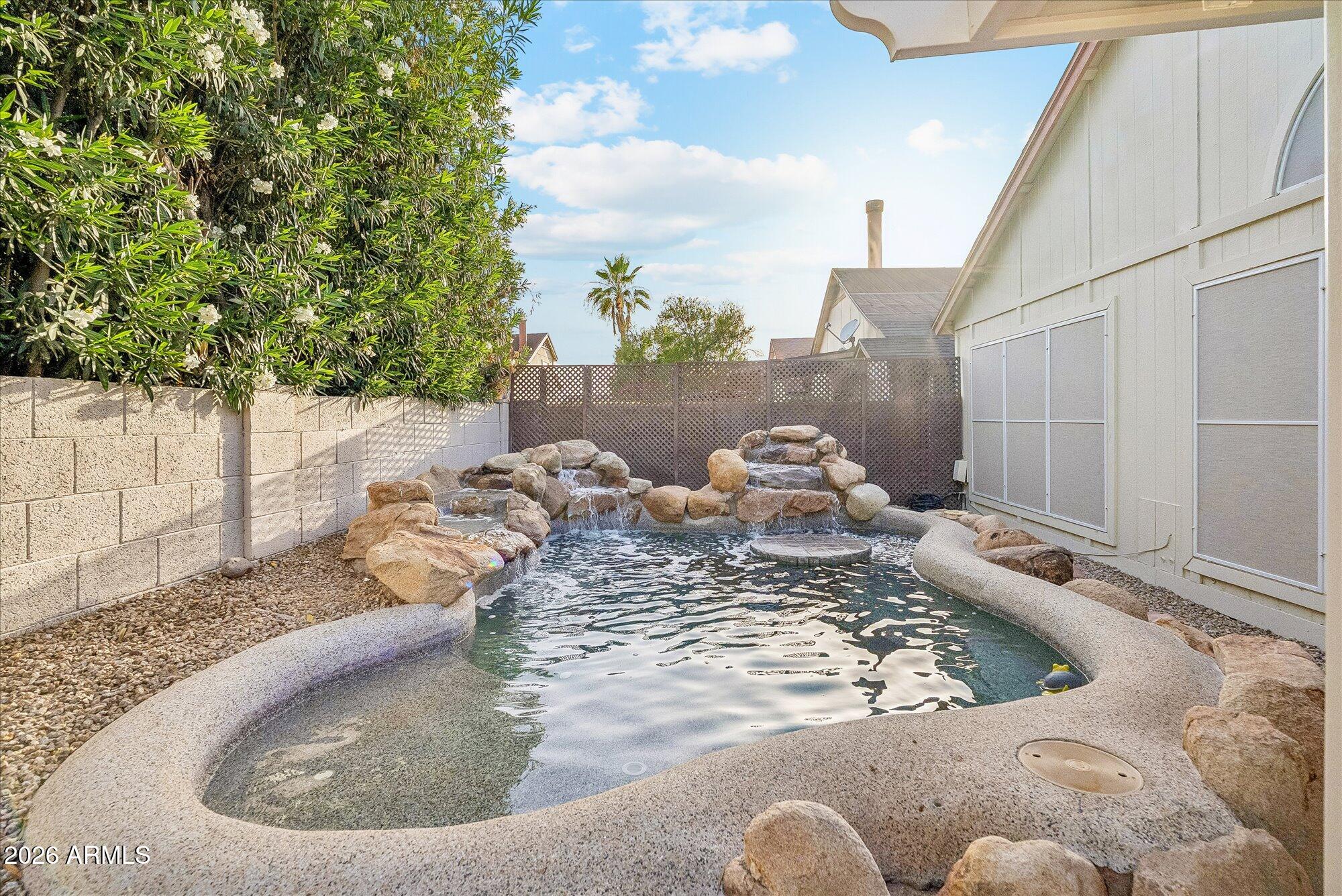 413 E KRISTAL Way