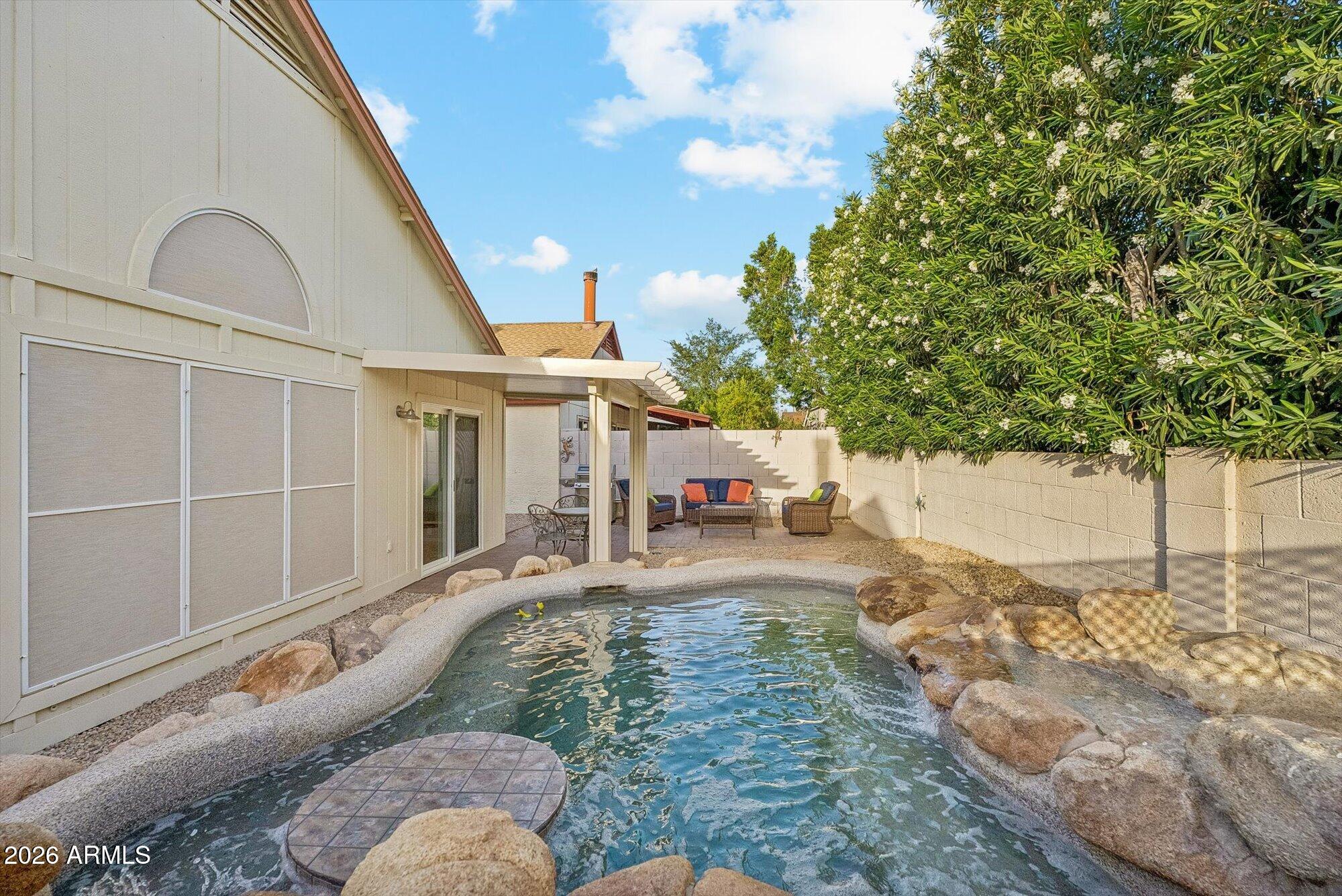 413 E KRISTAL Way