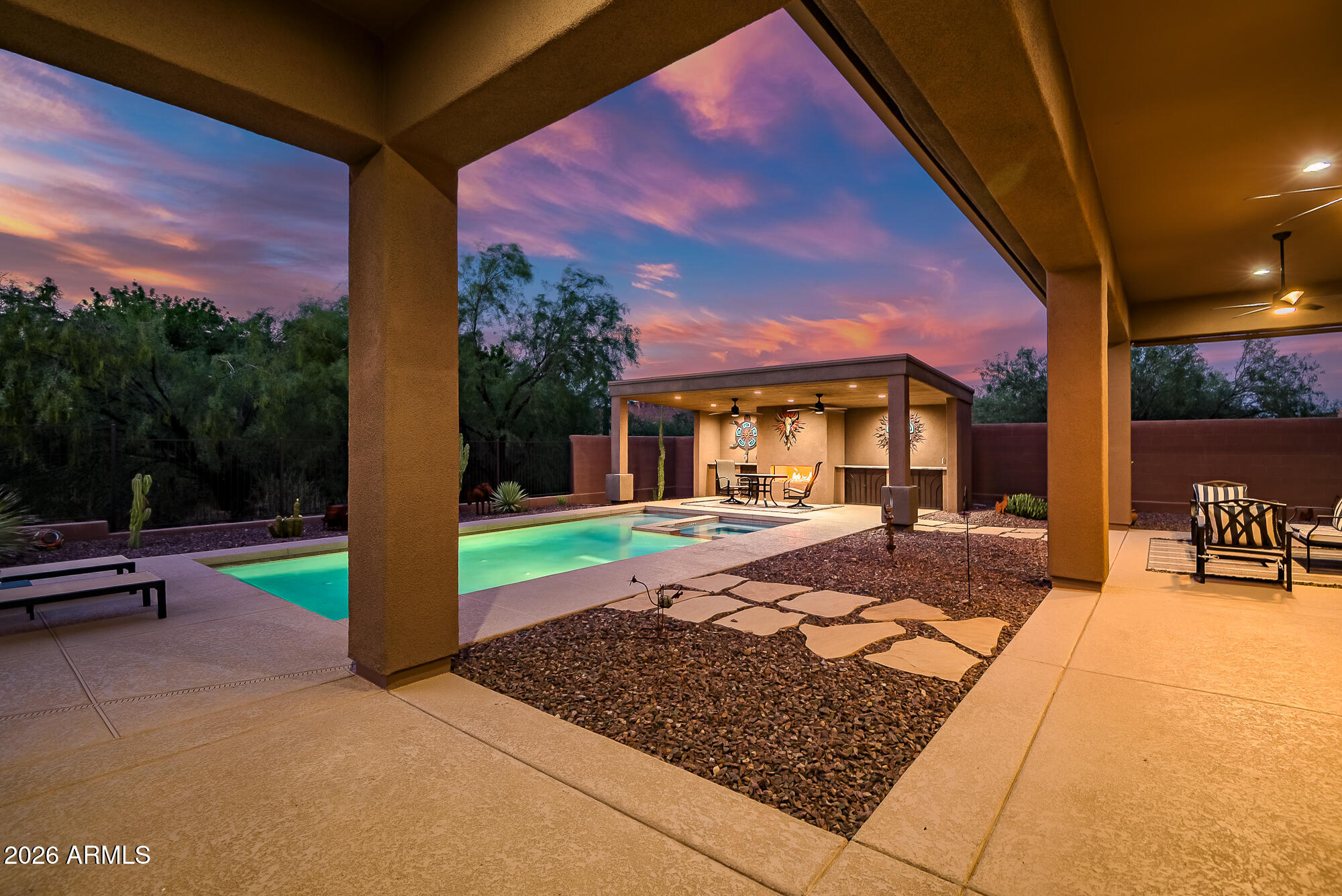 42144 N MOUNTAIN COVE Drive
