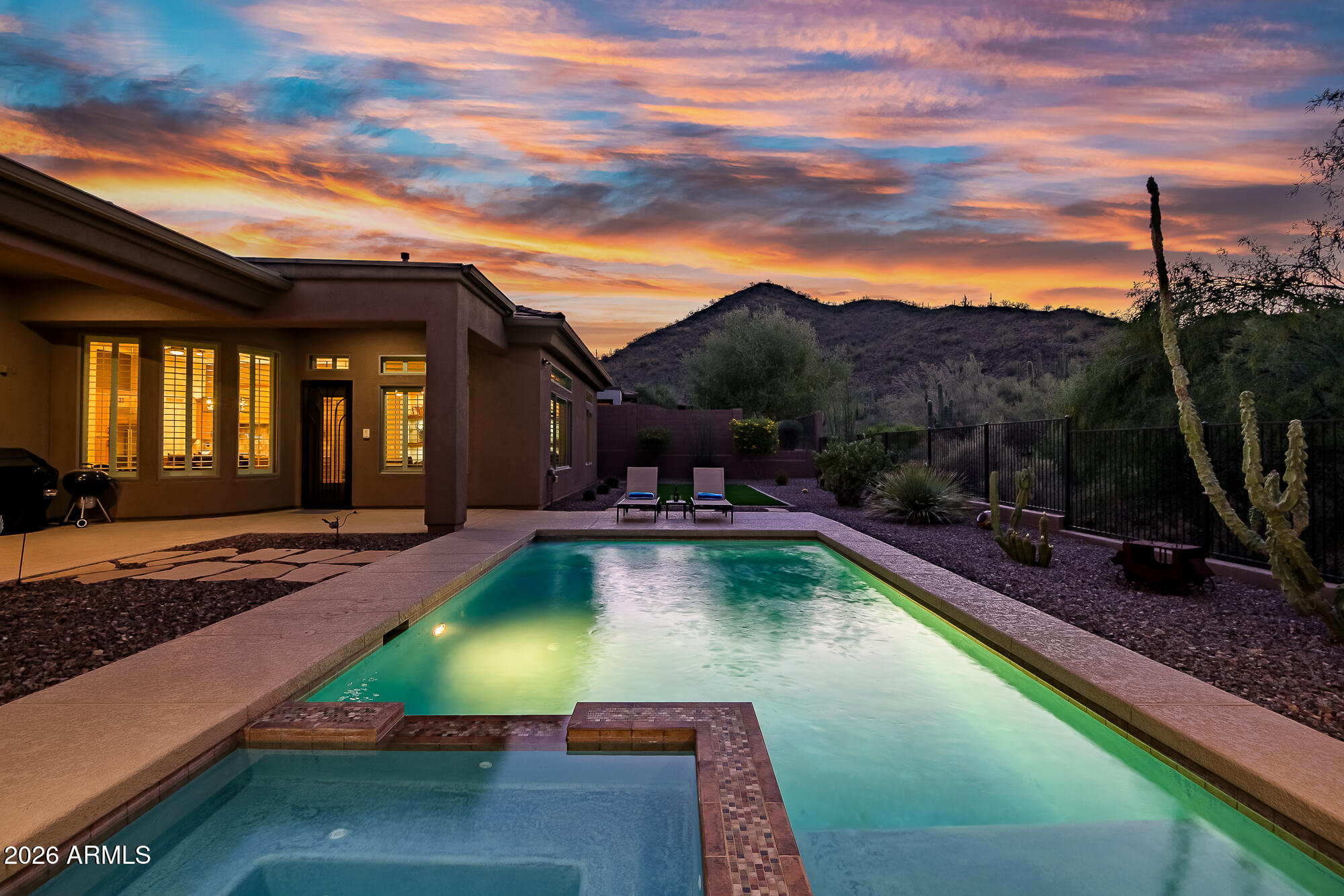 42144 N MOUNTAIN COVE Drive