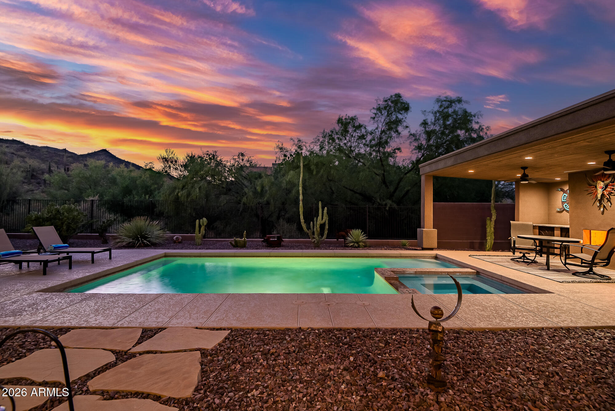 42144 N MOUNTAIN COVE Drive