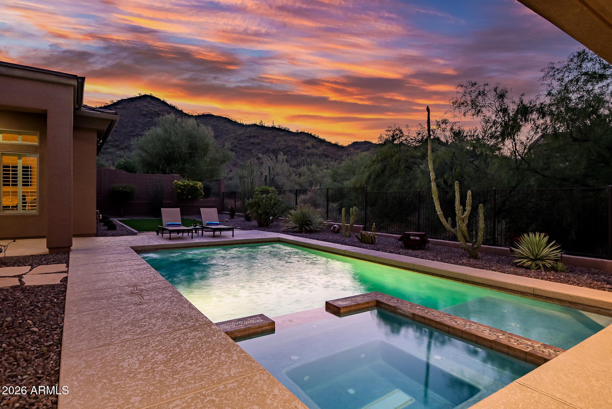 42144 N MOUNTAIN COVE Drive