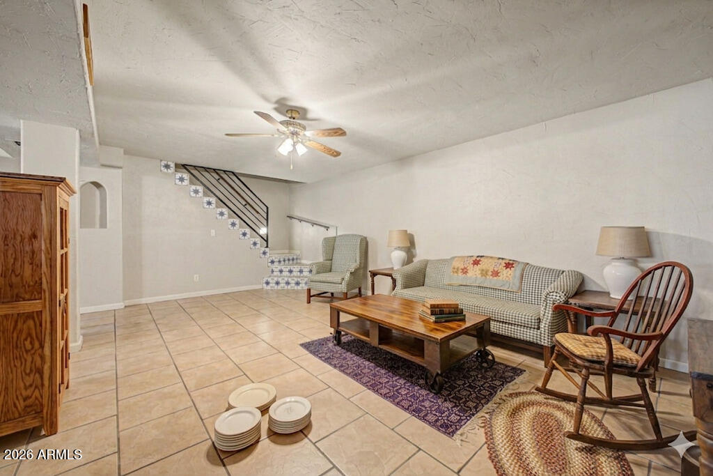 2027 E CIRCLE MOUNTAIN Road