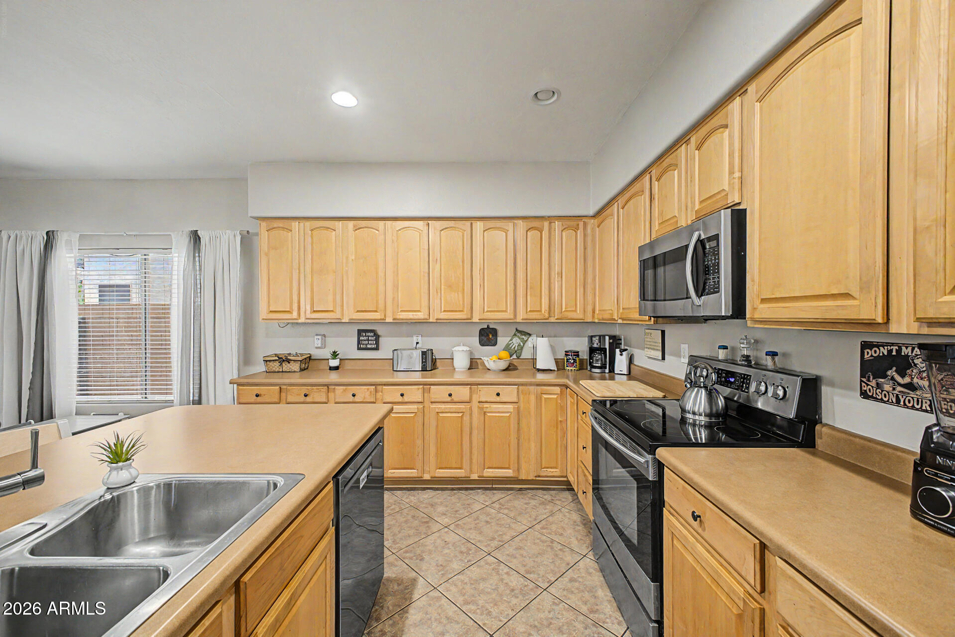 17399 W YAVAPAI Street