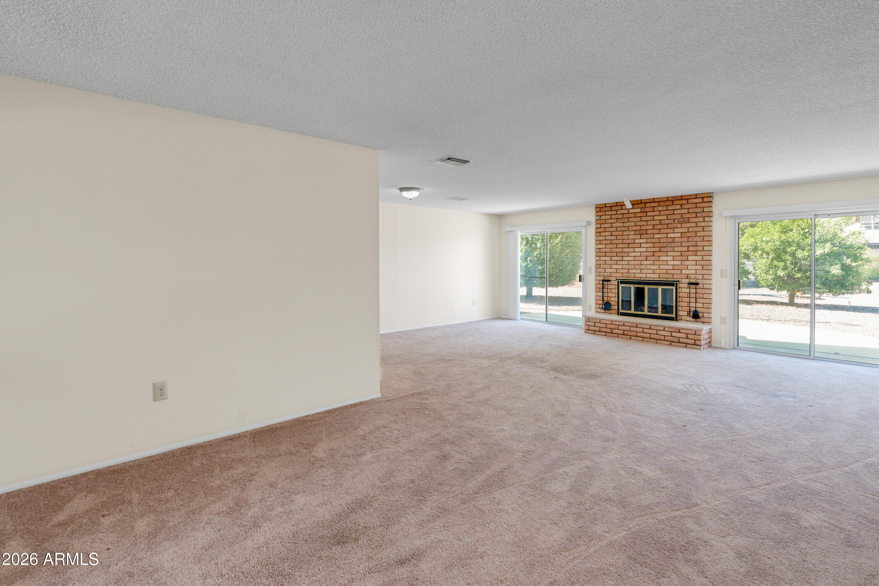 10551 W PRAIRIE HILLS Circle