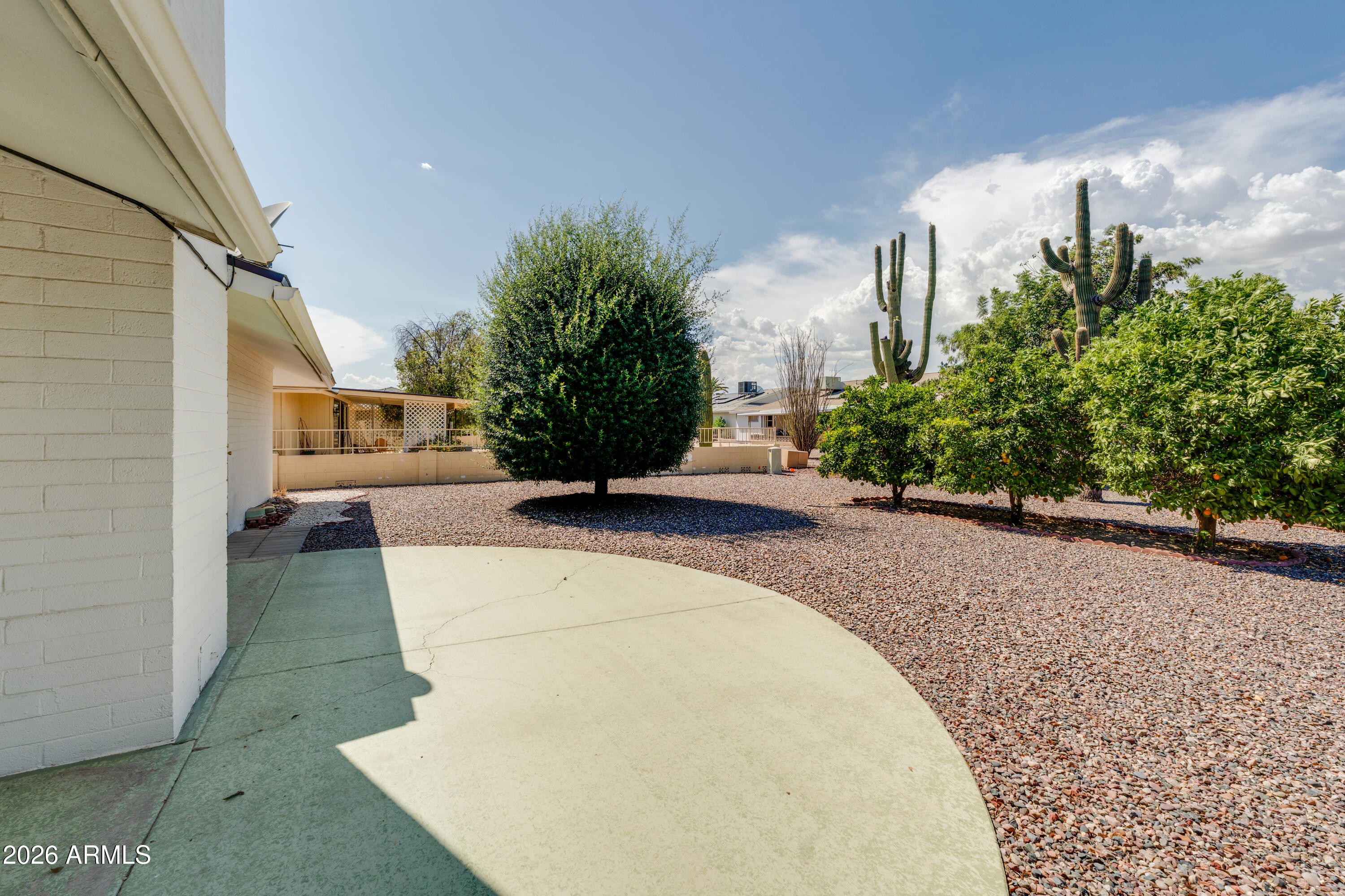10551 W PRAIRIE HILLS Circle