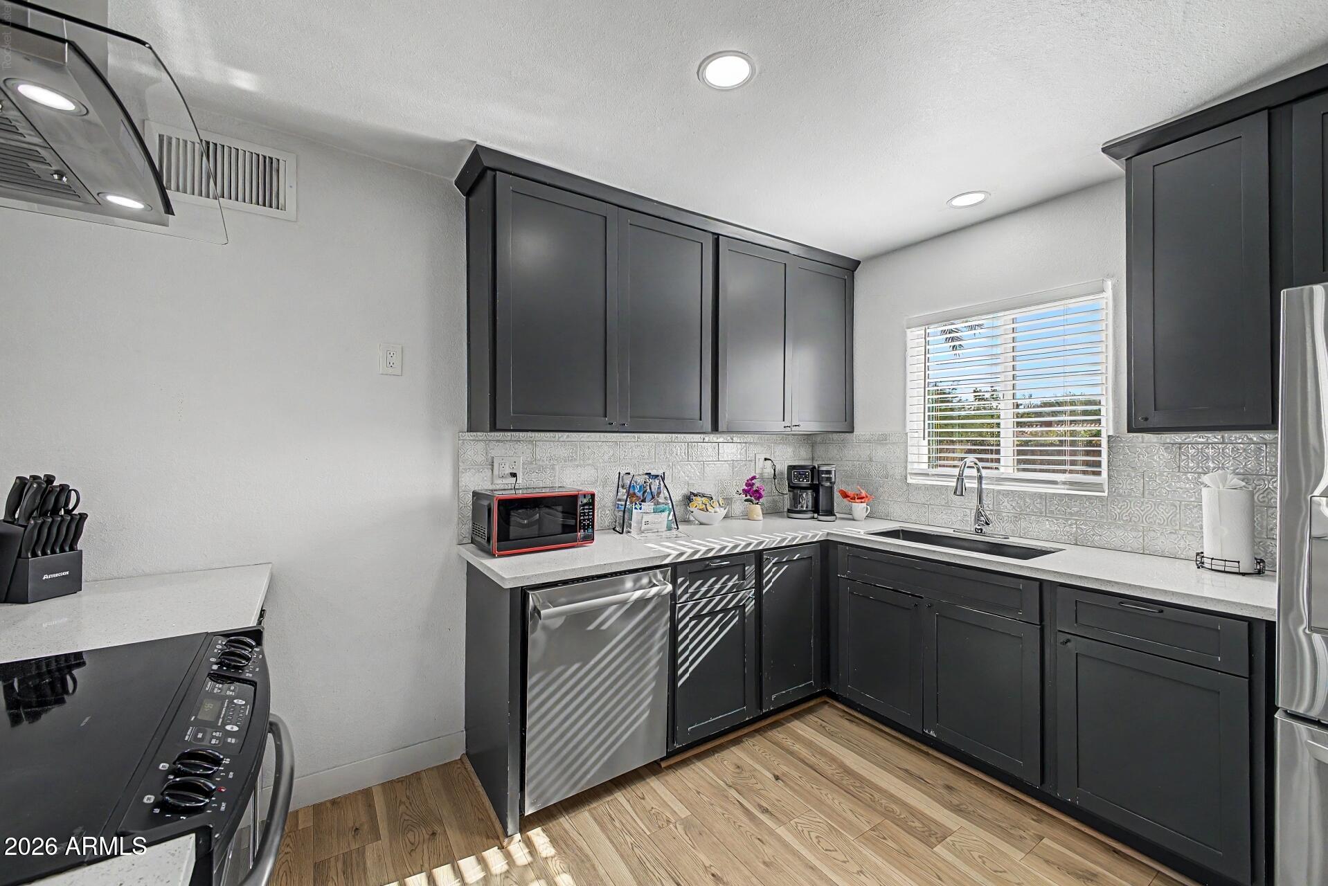 2514 N 14TH Street