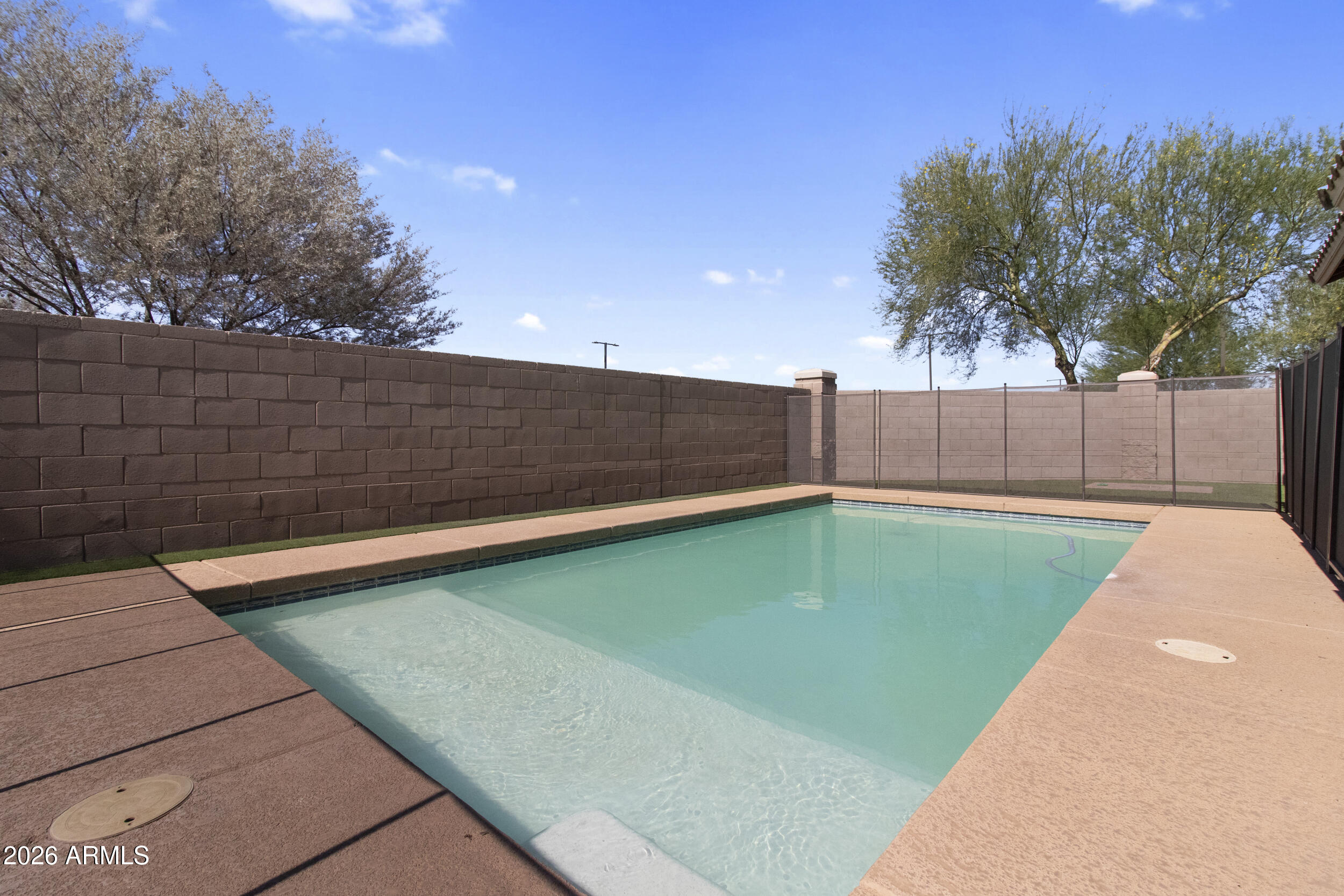 16494 W CALLE LEJOS
