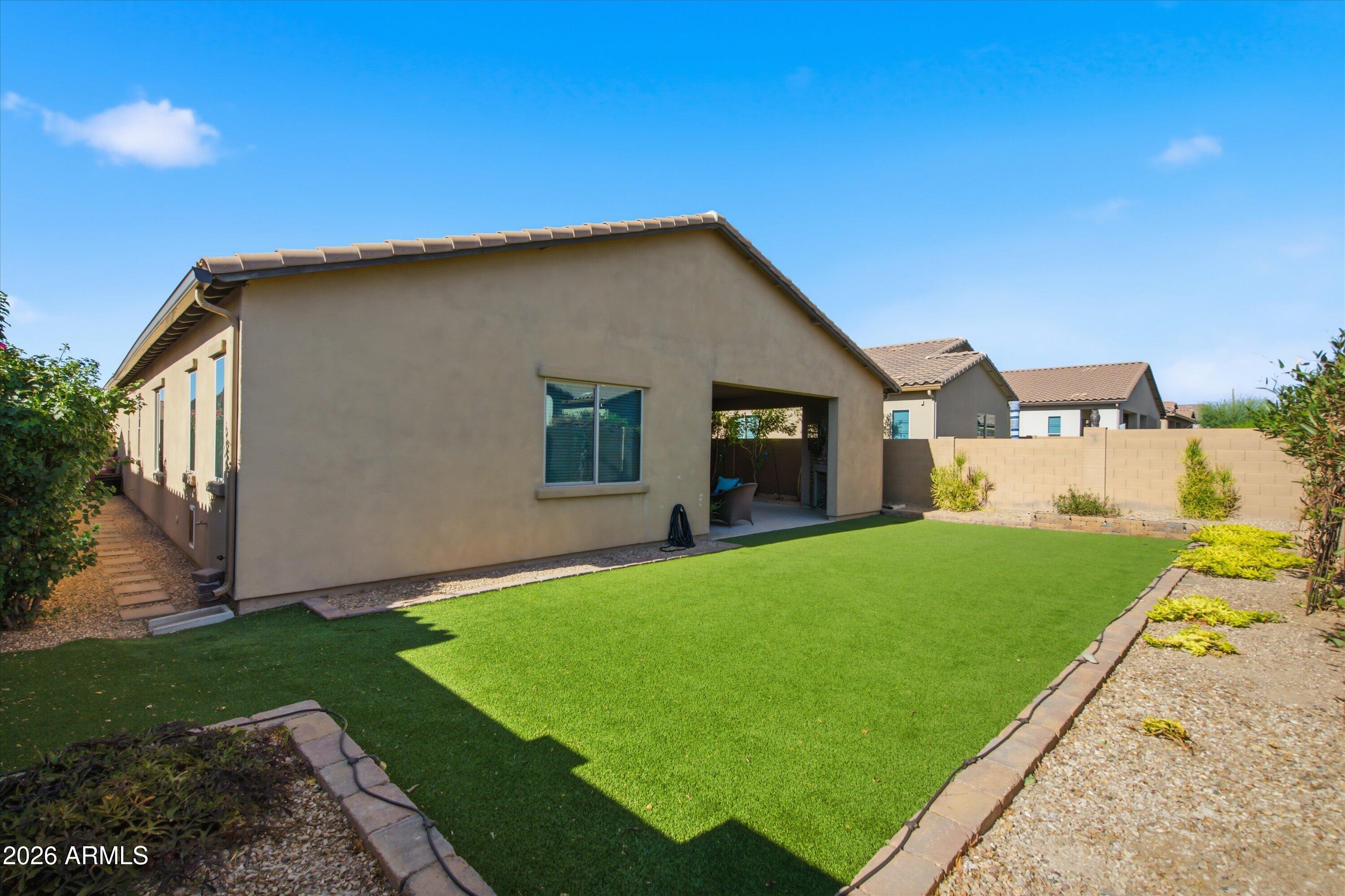 6017 E SANTA CRUZ Drive