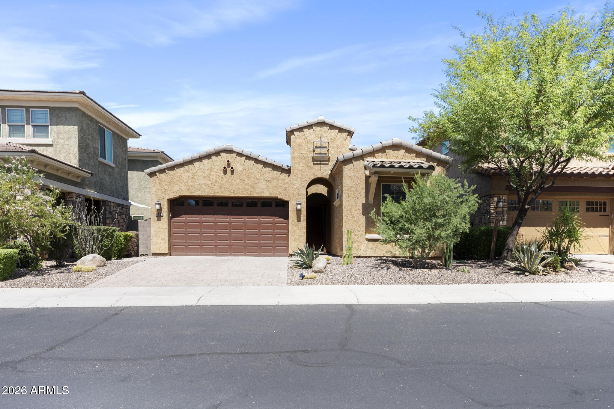 4522 E VISTA BONITA Drive