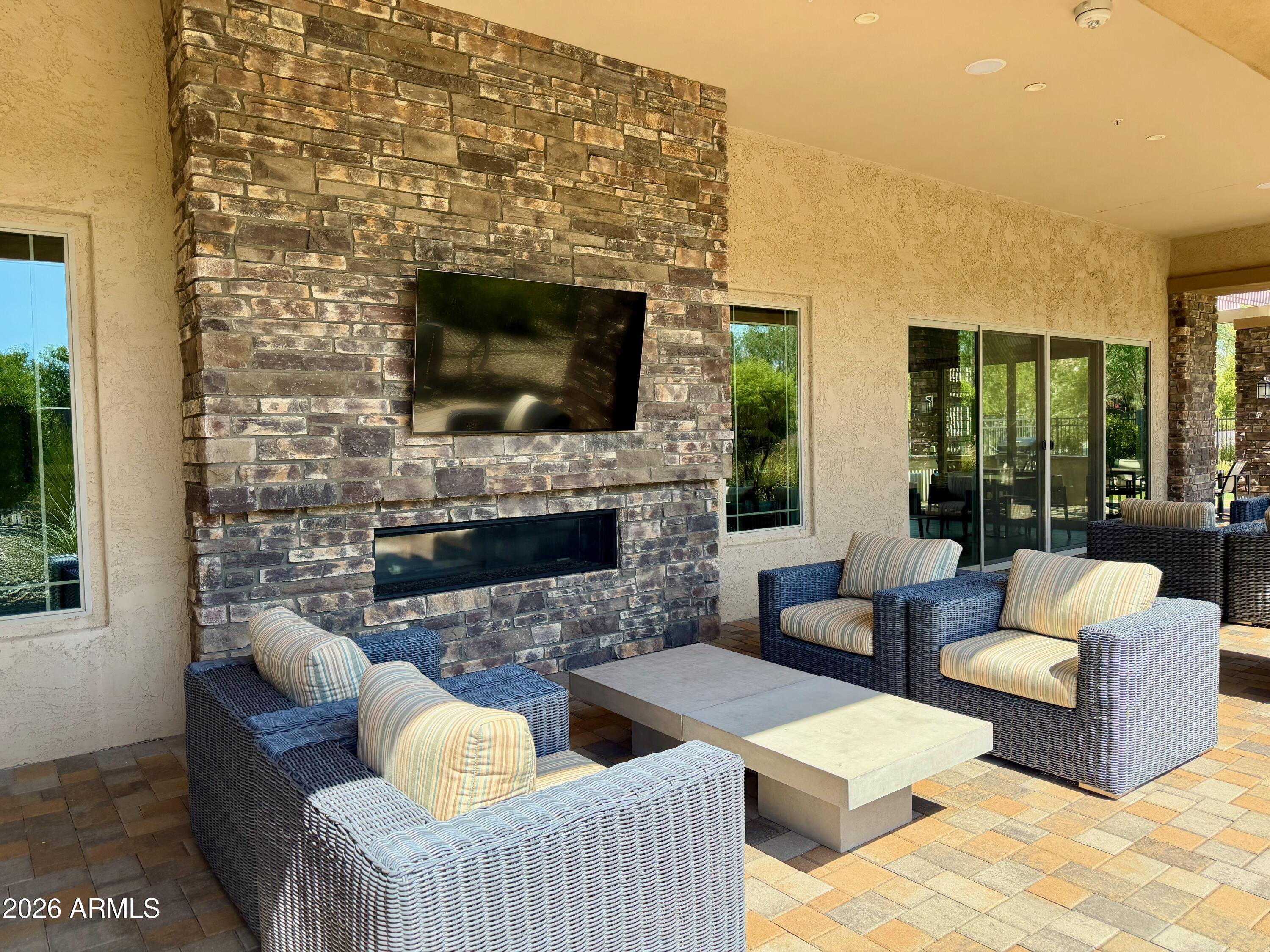 4522 E VISTA BONITA Drive