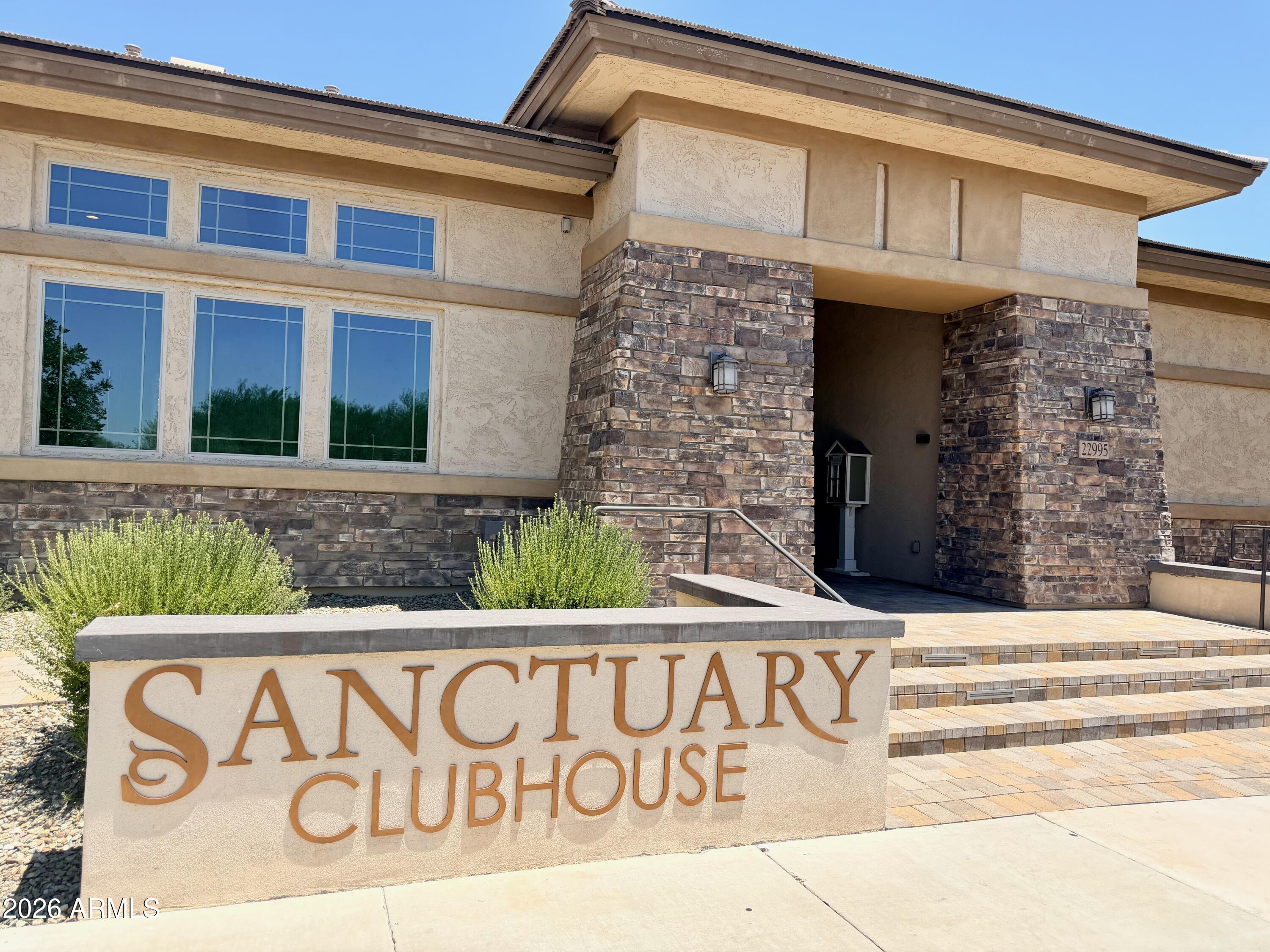 4522 E VISTA BONITA Drive