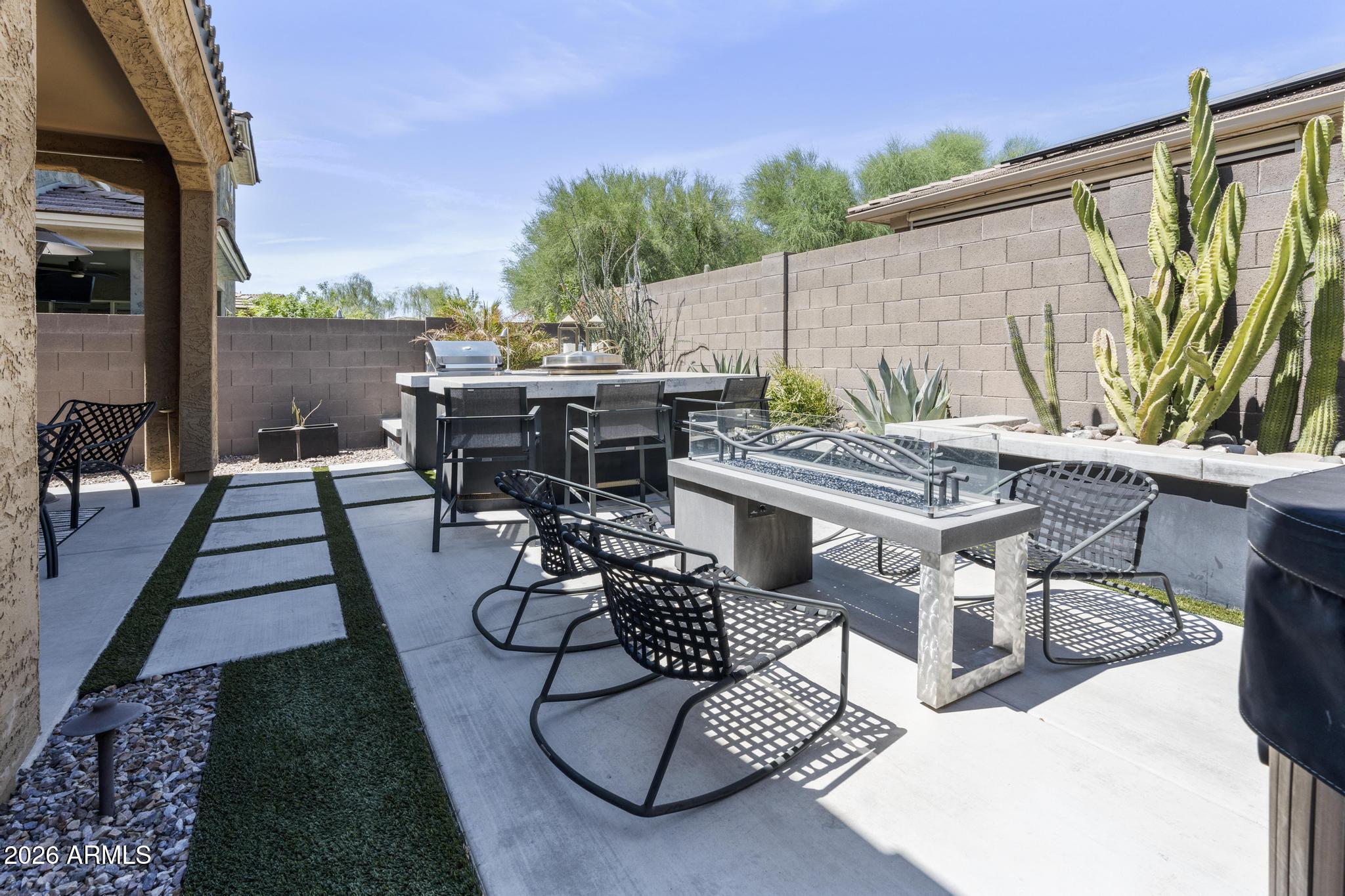 4522 E VISTA BONITA Drive