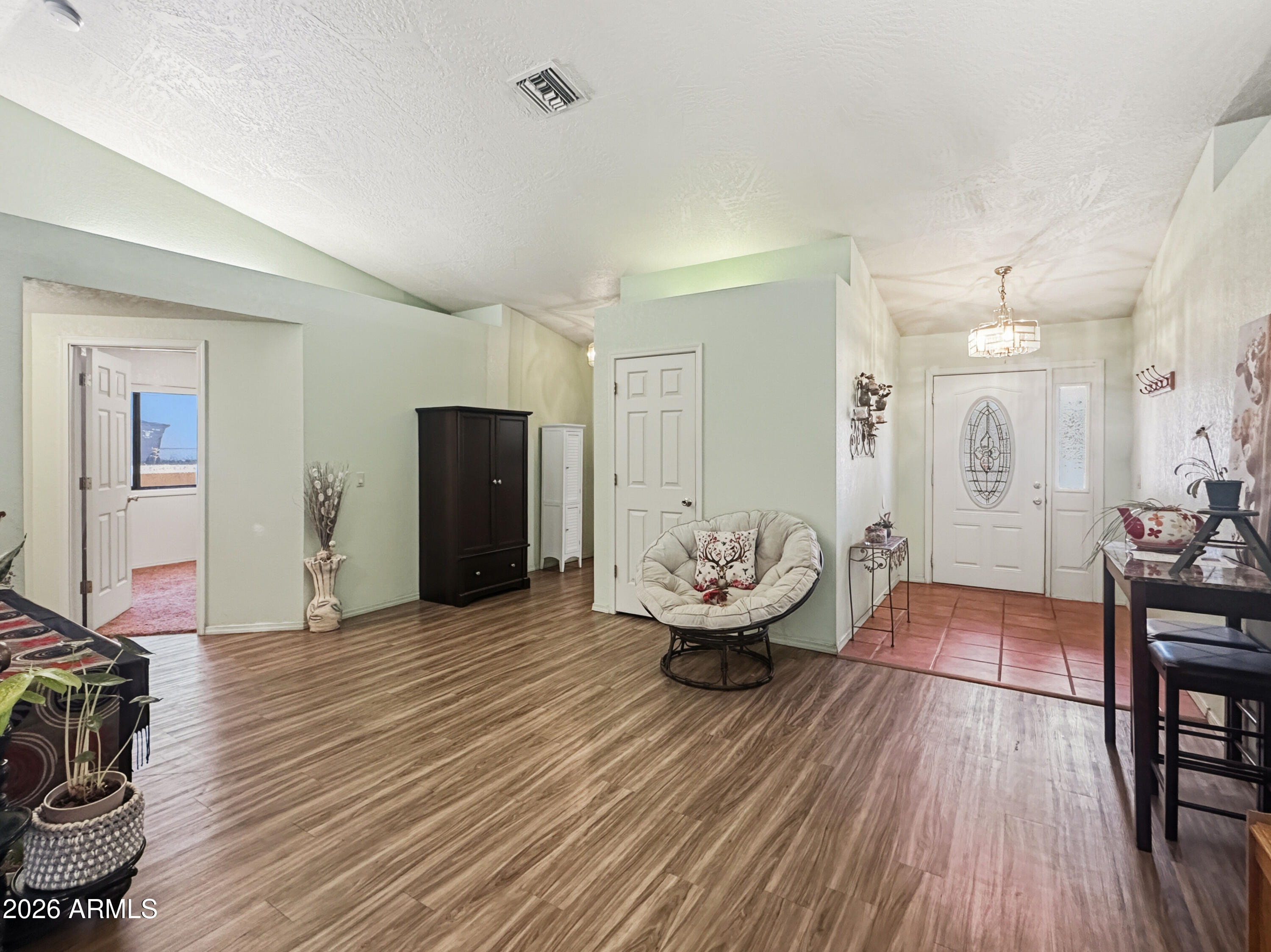 1203 S Settlers Circle