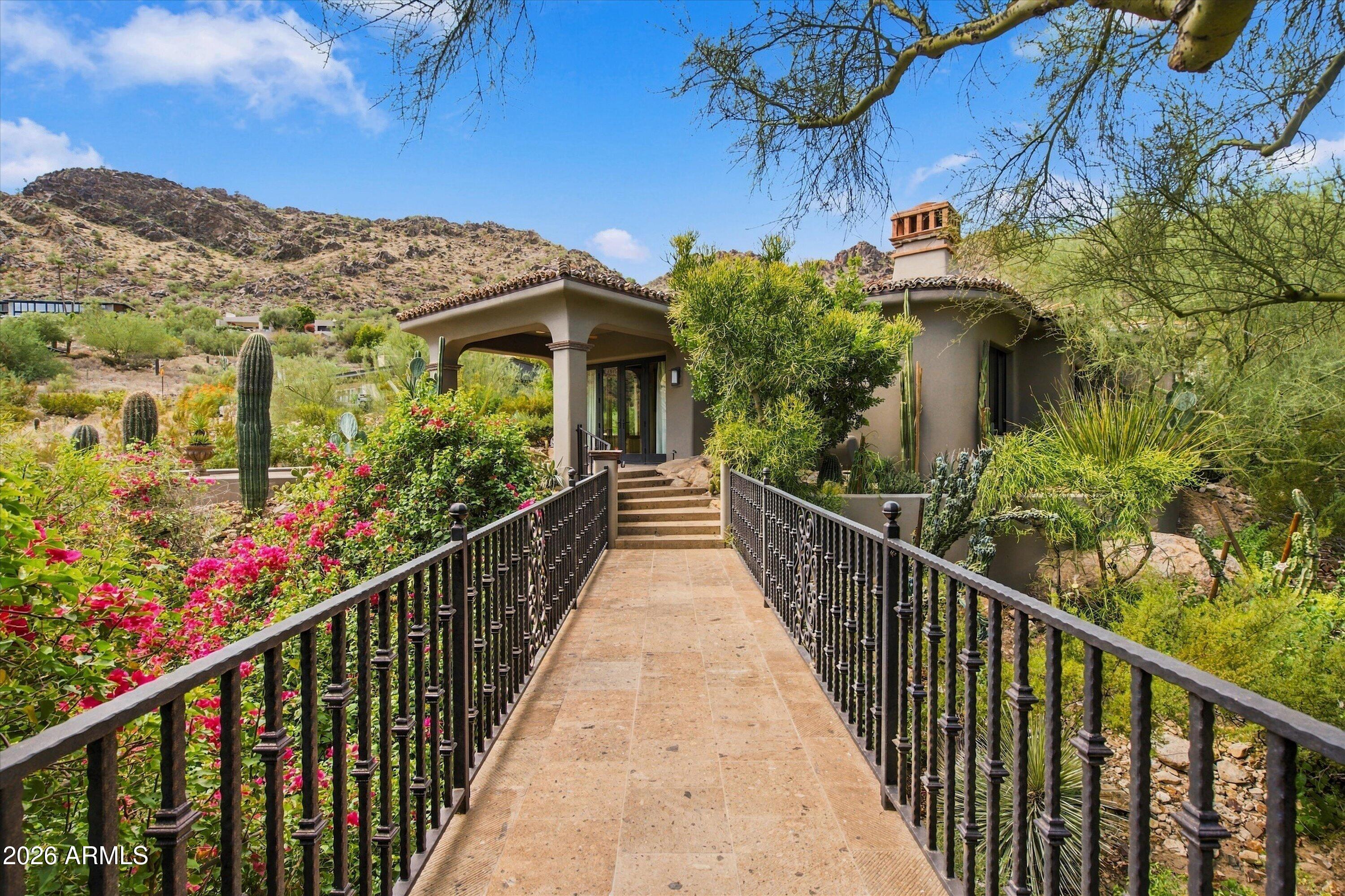 5921 E CHENEY Drive