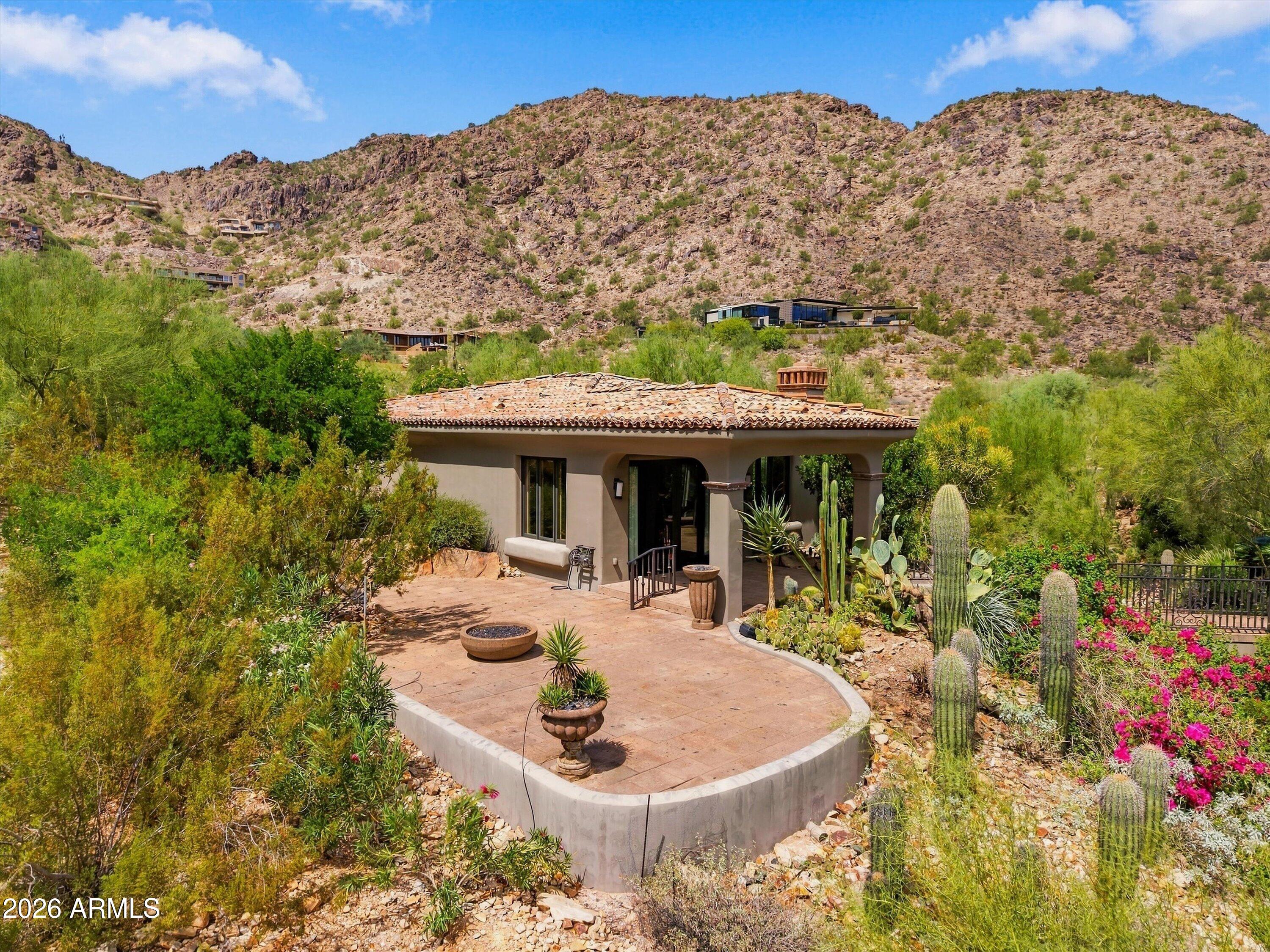 5921 E CHENEY Drive