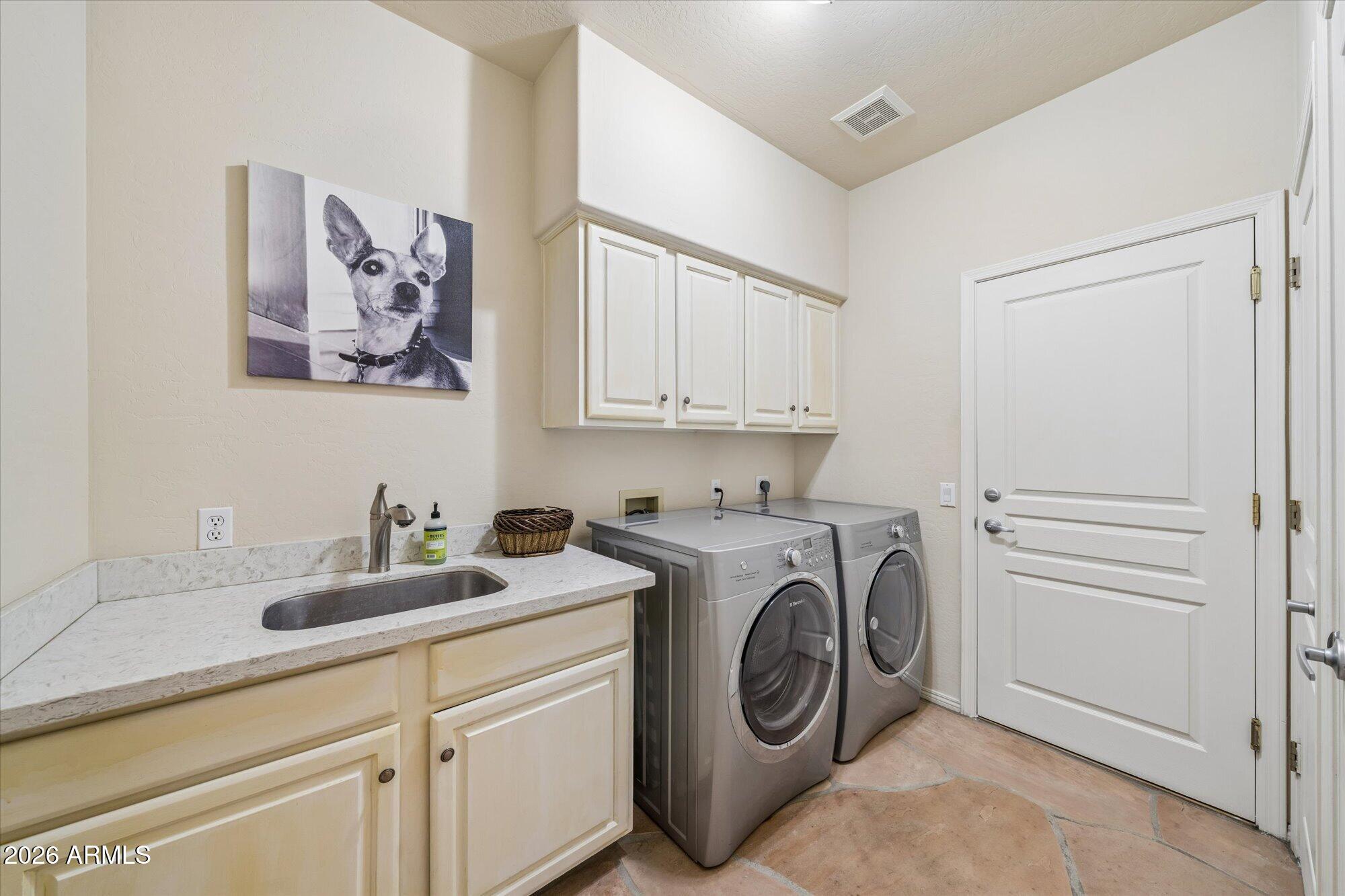 10231 E Saddle Horn Trail