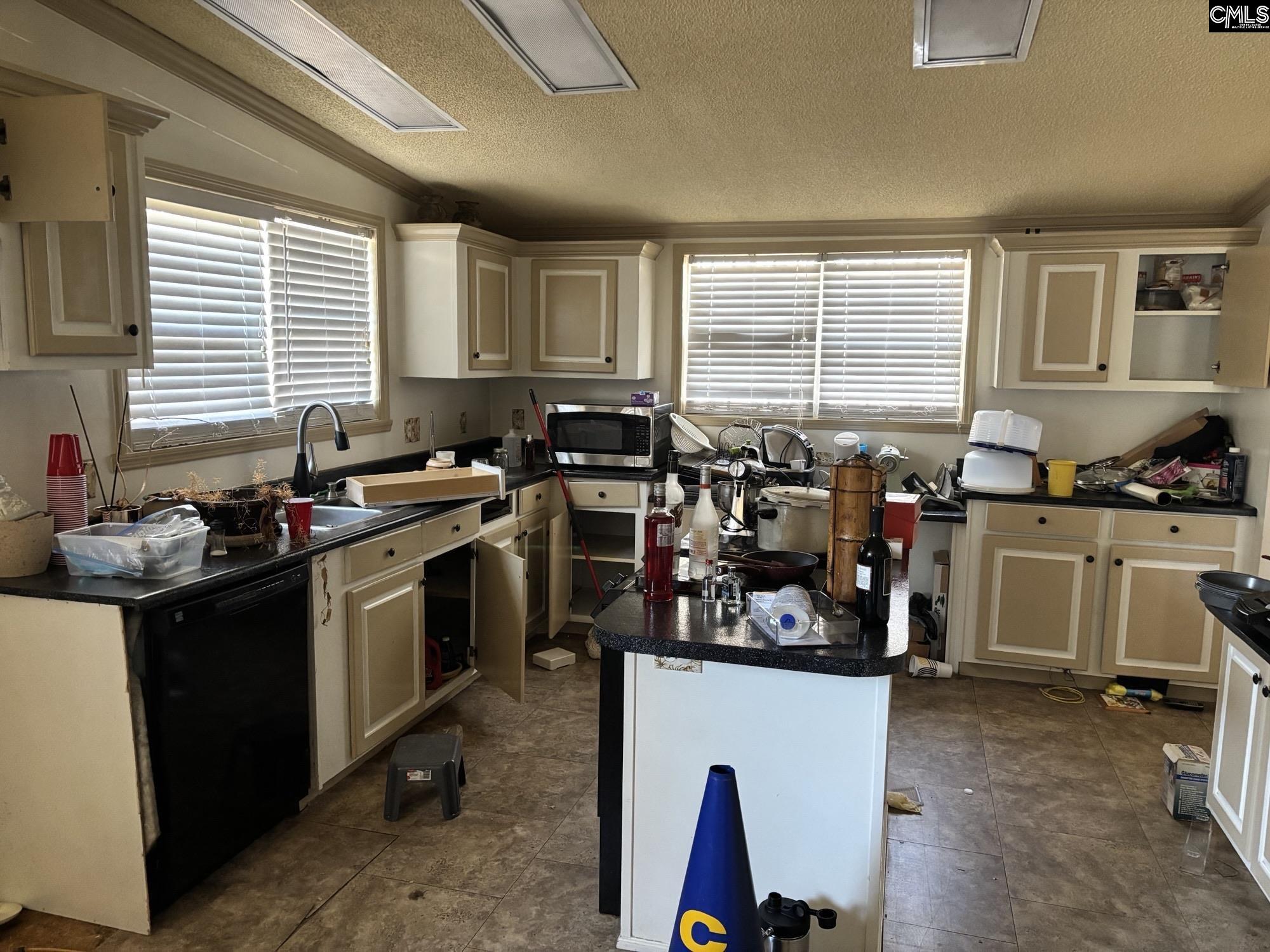 207 & 209 Sweetberry Lane