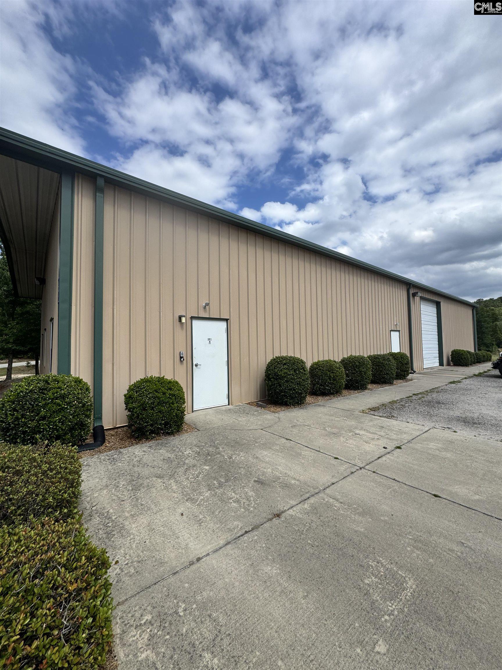 390 Railroad Avenue
