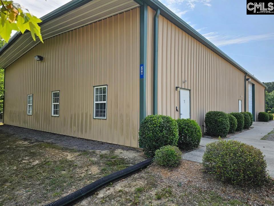 390 Railroad Avenue