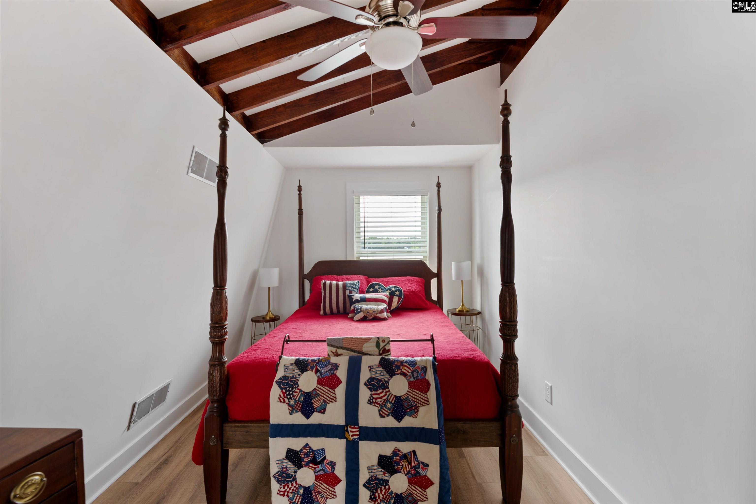 675 E Point Drive