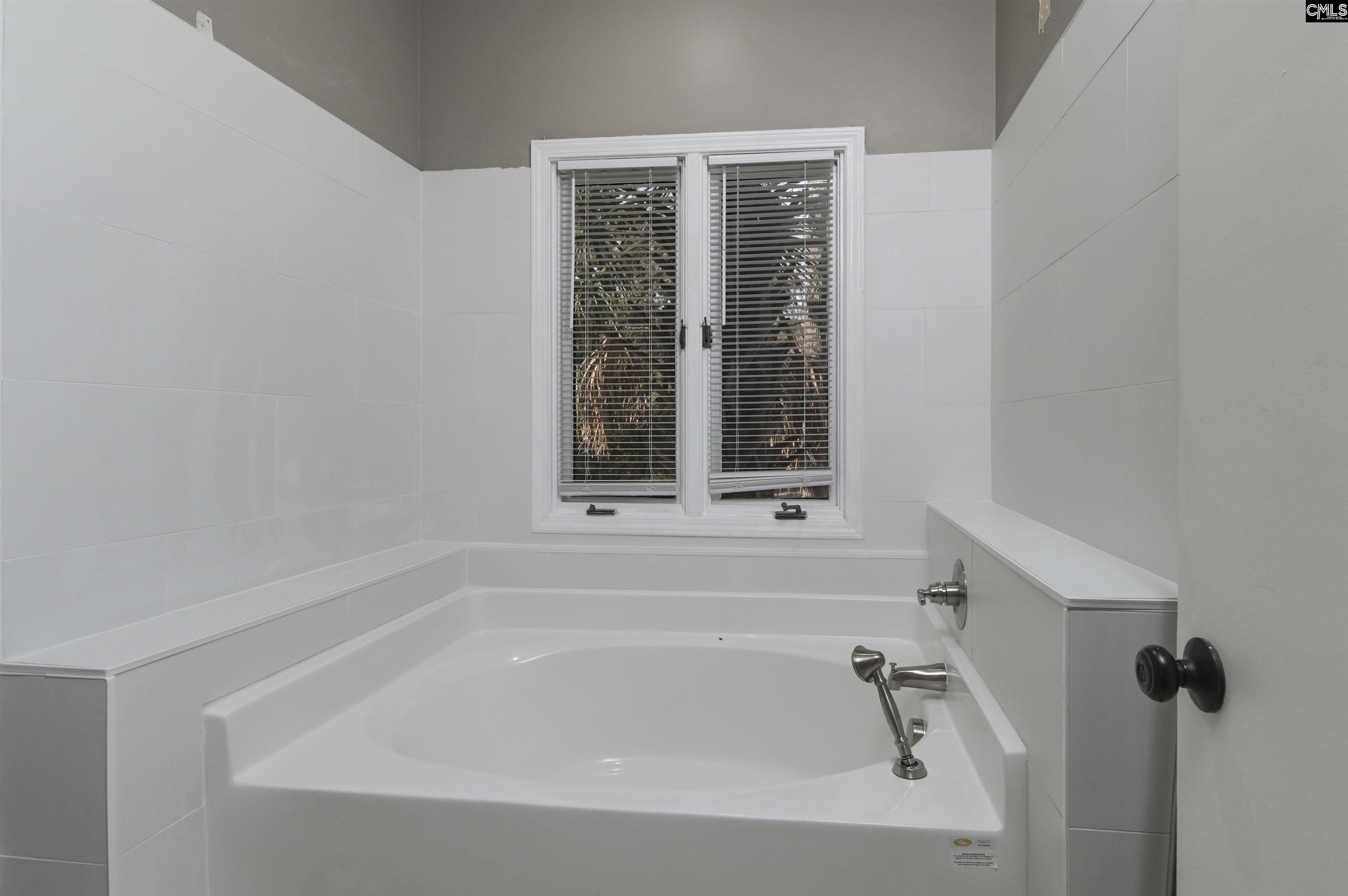 611 Clearview Court