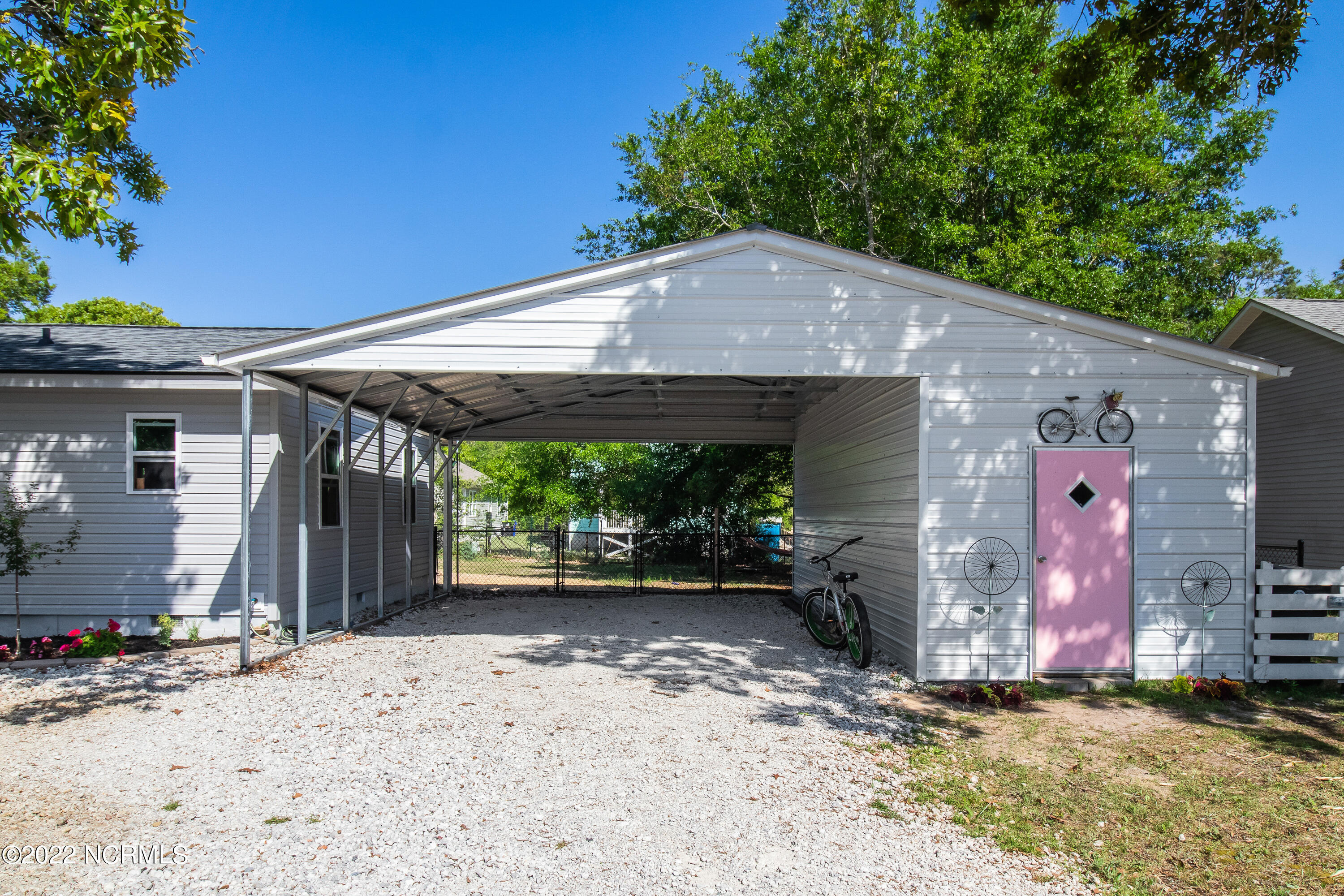 124 N Middleton Avenue