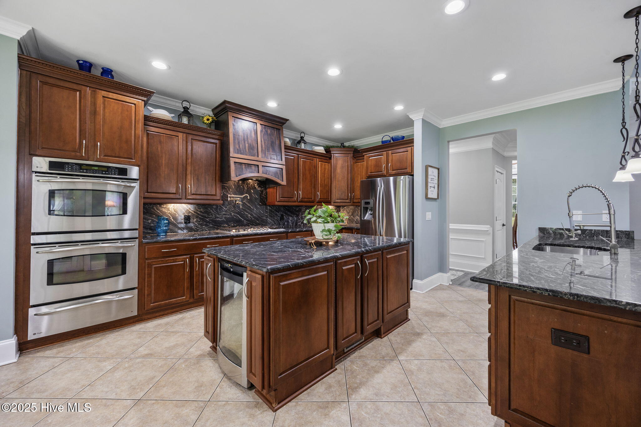 2273 Starduster Lane