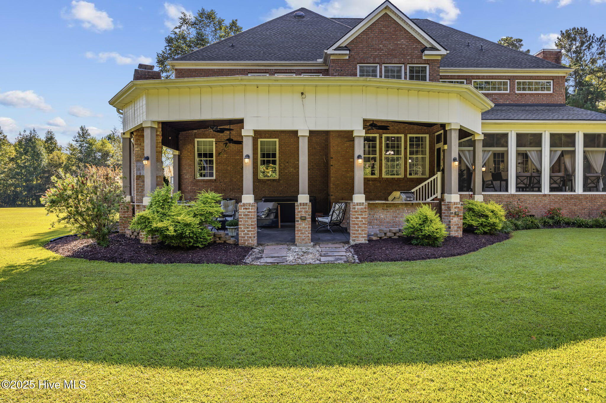 2273 Starduster Lane