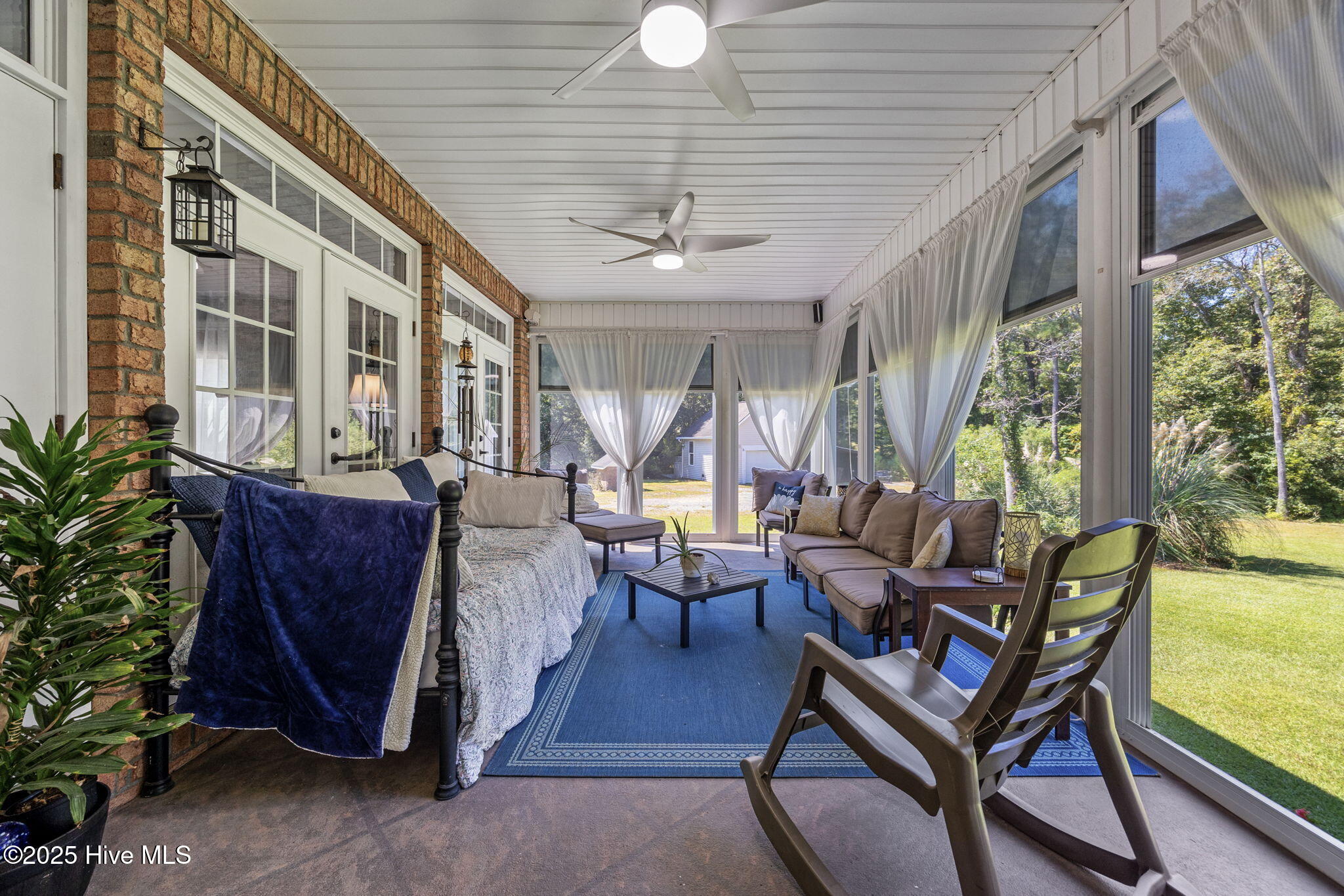 2273 Starduster Lane