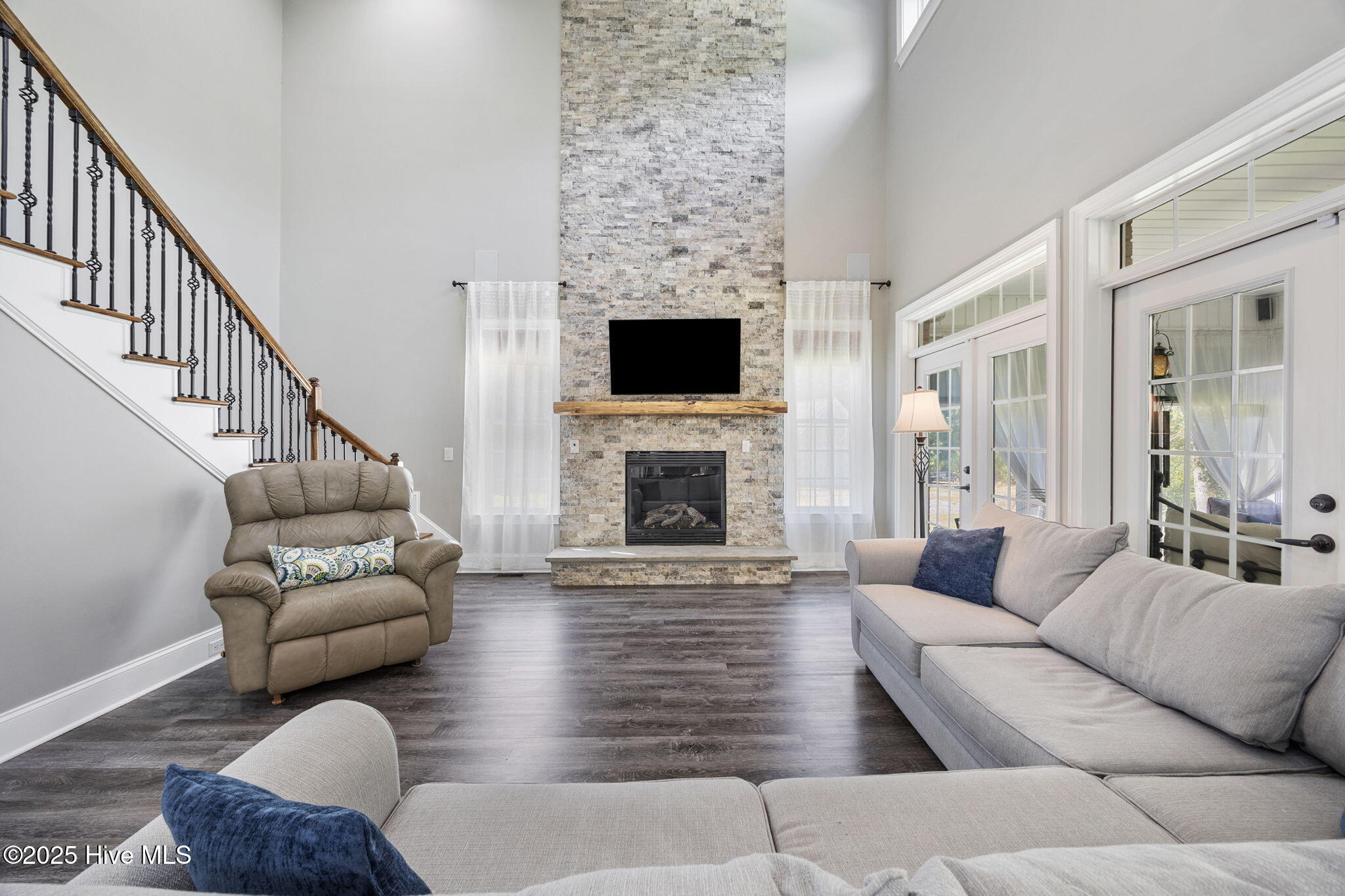 2273 Starduster Lane