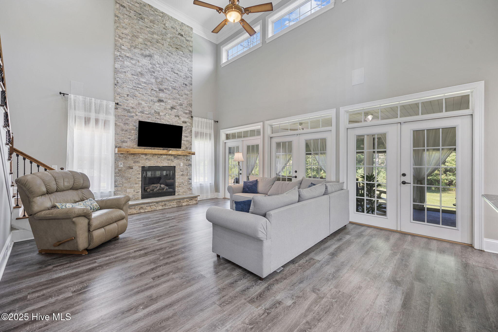 2273 Starduster Lane